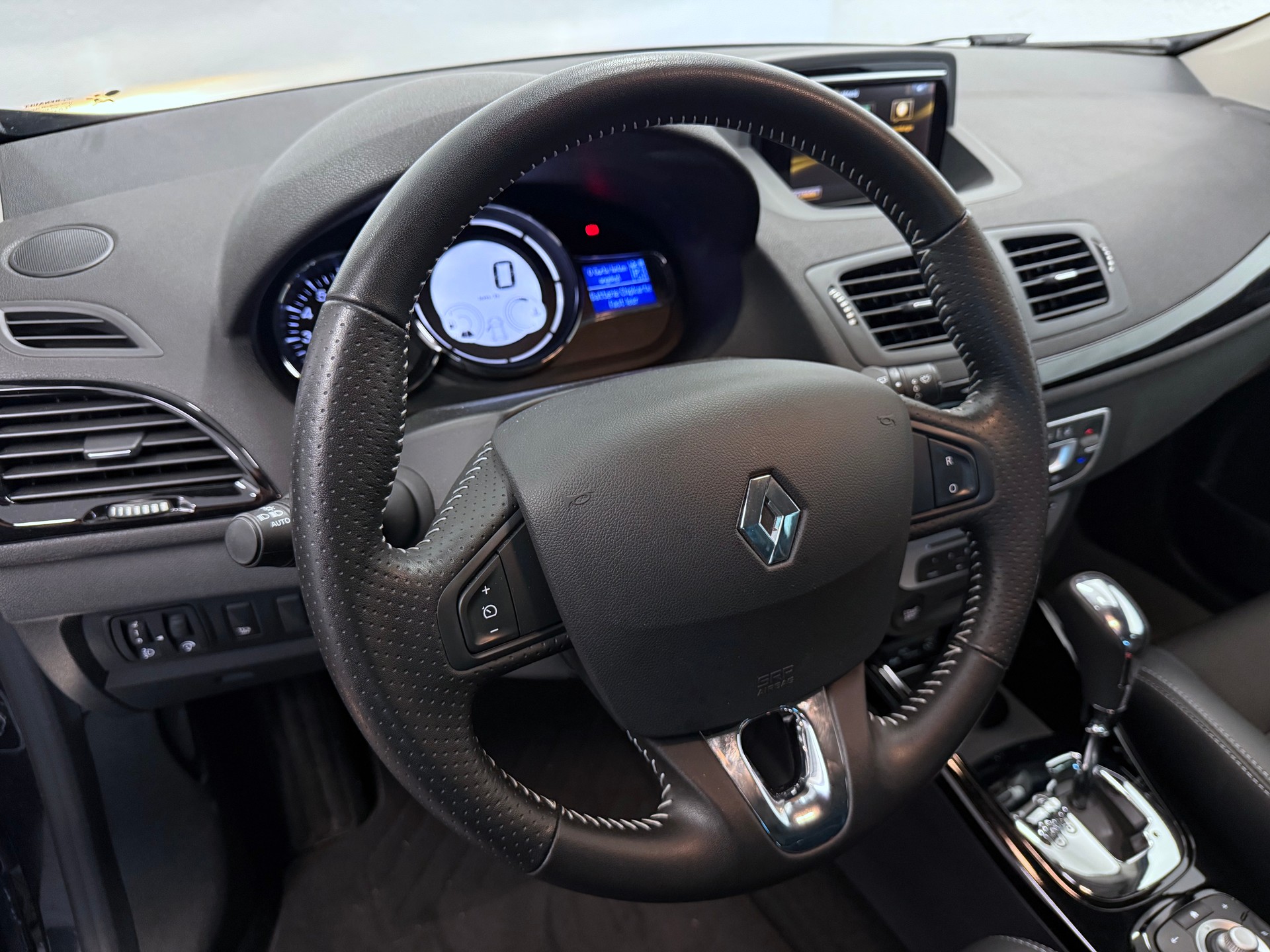 RENAULT Mégane 1.2 16V Turbo Bose EDC-image-16