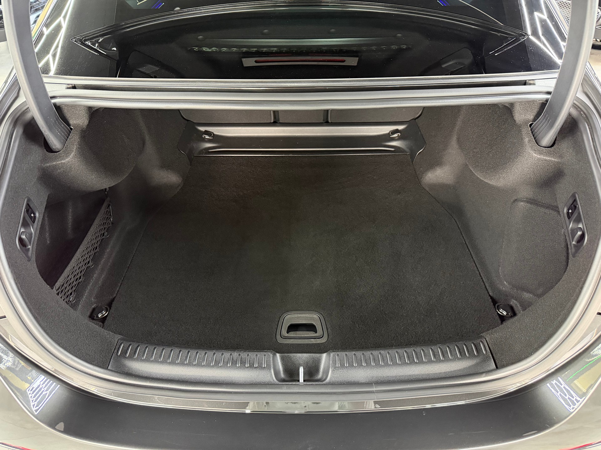 MERCEDES-BENZ E 220 d 4Matic 9G-Tronic-image-15