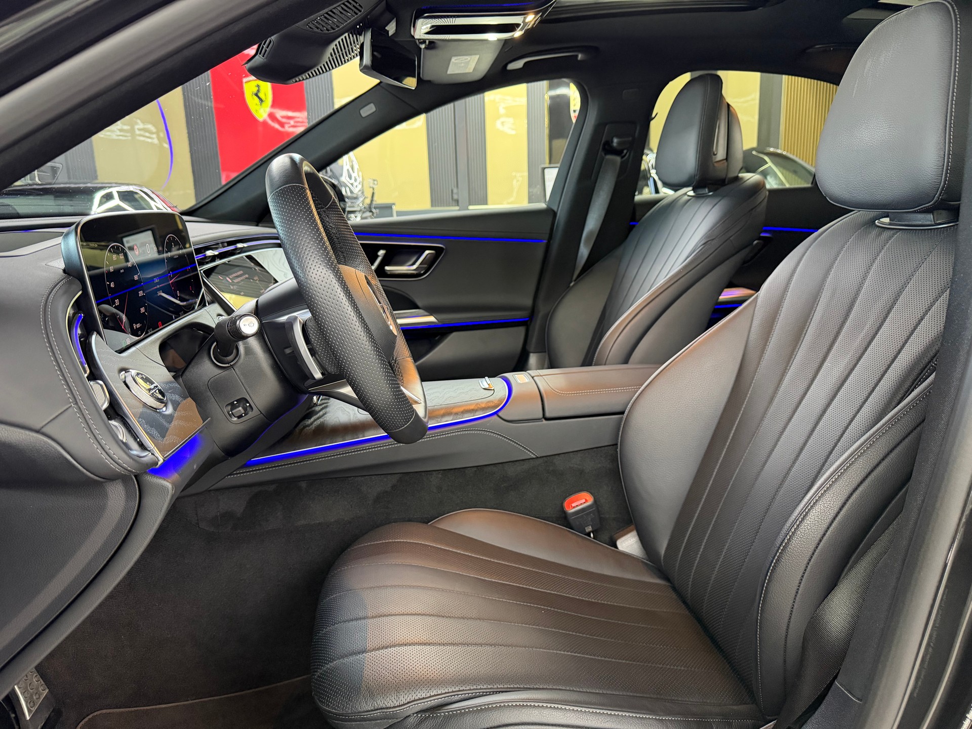 MERCEDES-BENZ E 220 d 4Matic 9G-Tronic-image-9