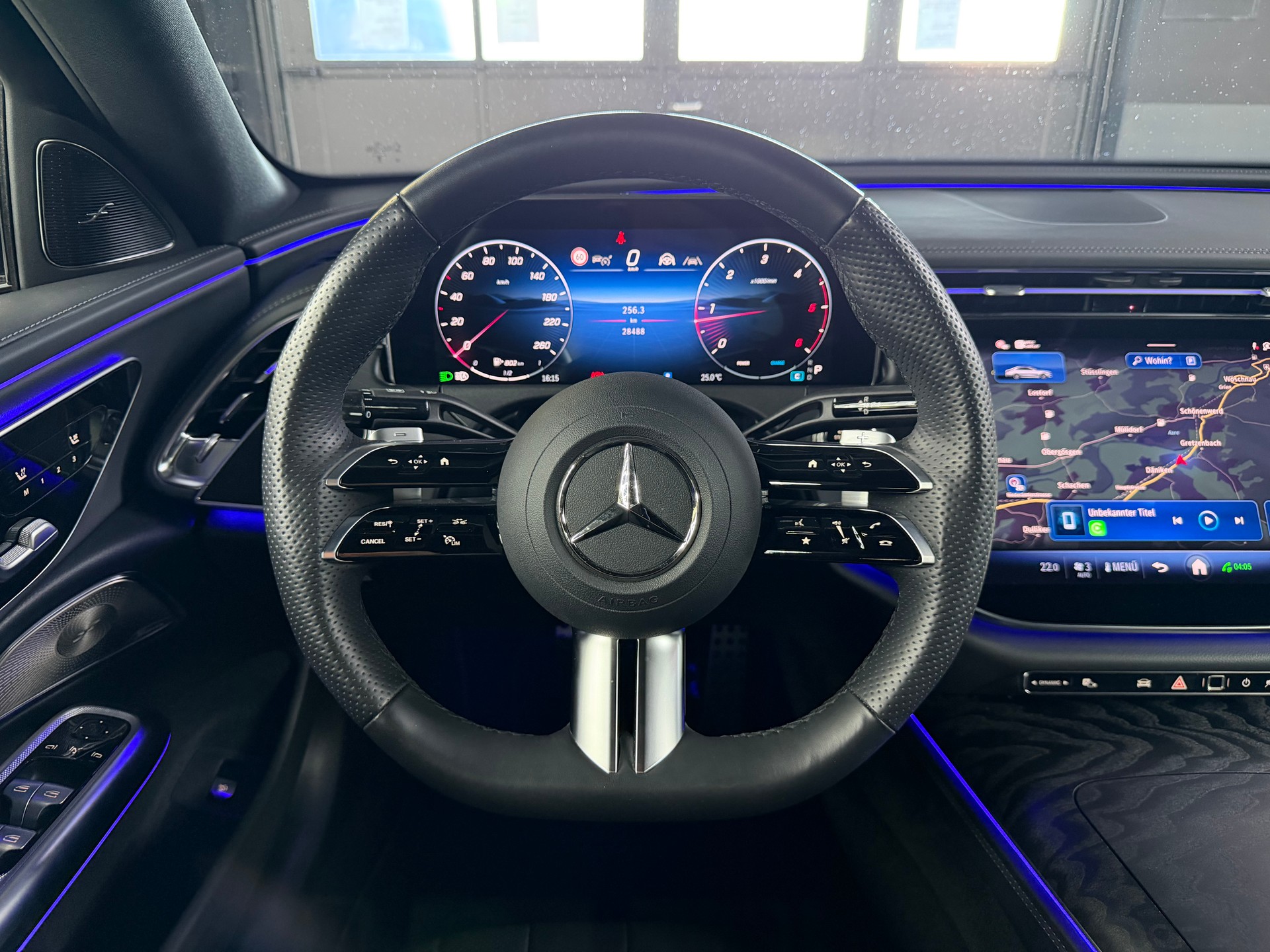MERCEDES-BENZ E 220 d 4Matic 9G-Tronic-image-13