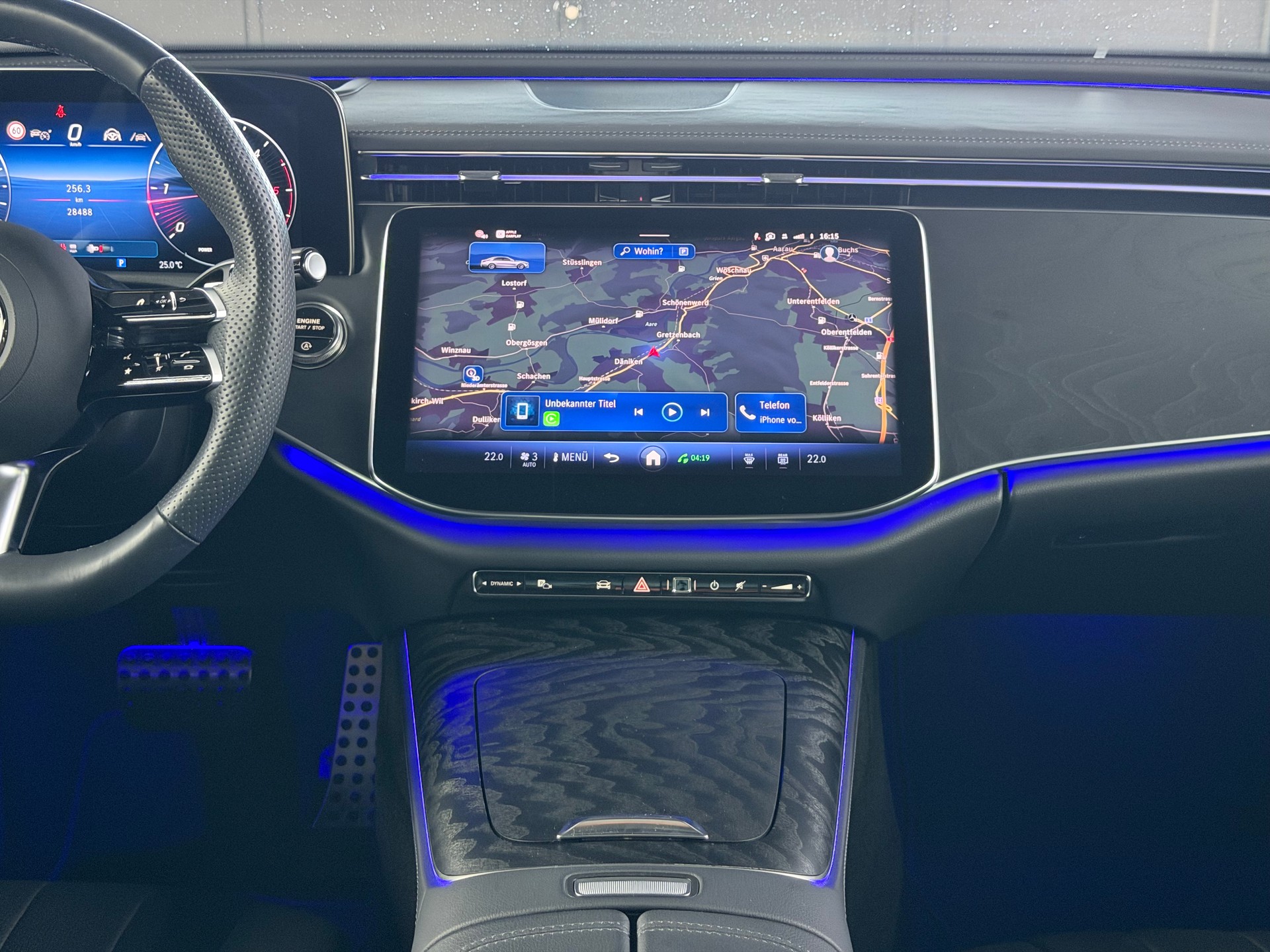 MERCEDES-BENZ E 220 d 4Matic 9G-Tronic-image-17
