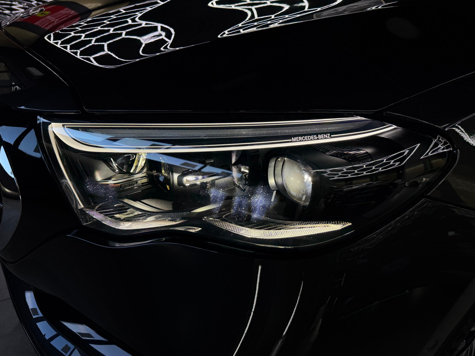 MERCEDES-BENZ E 220 d 4Matic 9G-Tronic-image-26
