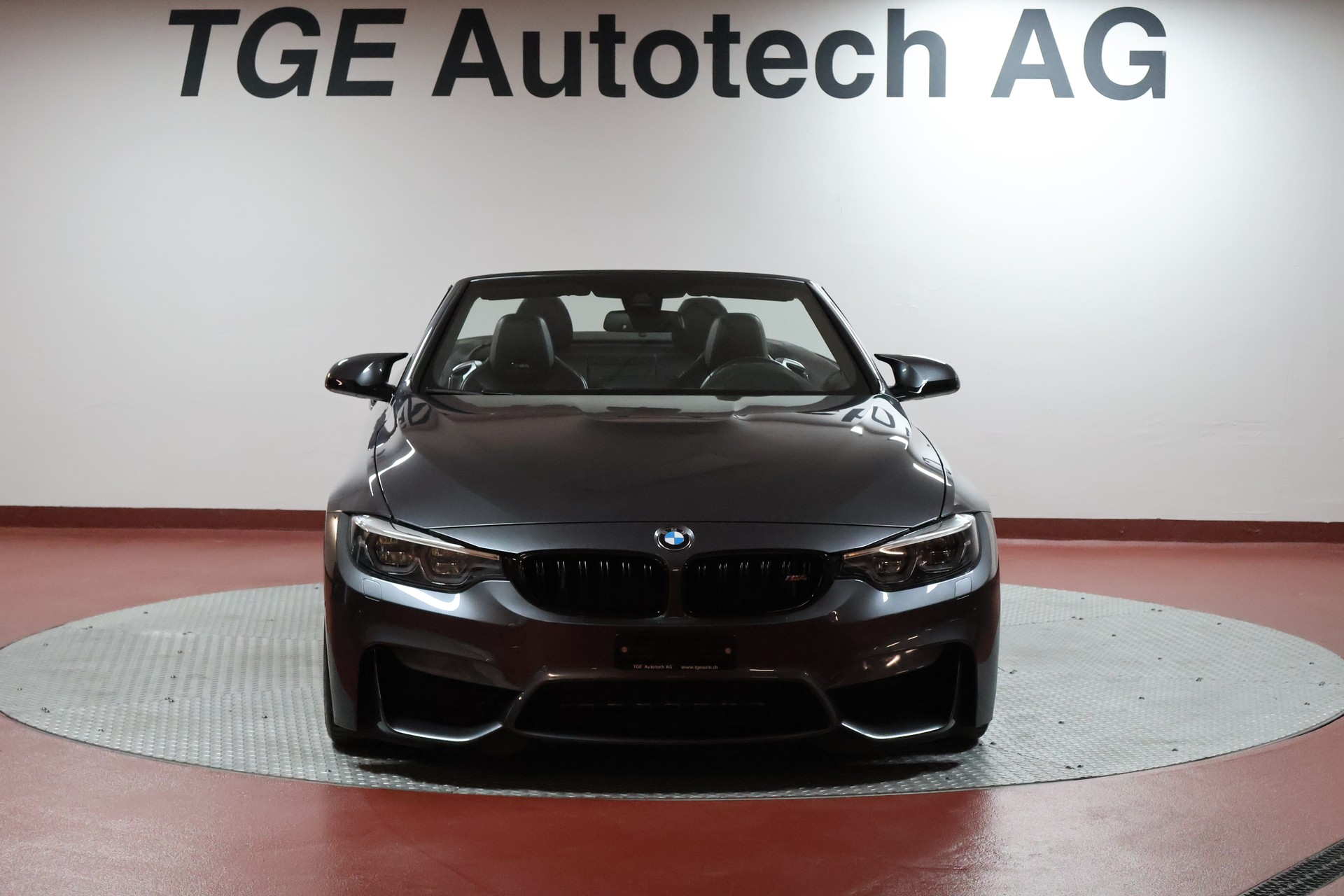 BMW M4 Cabriolet Drivelogic M Competition-showroom-element-1