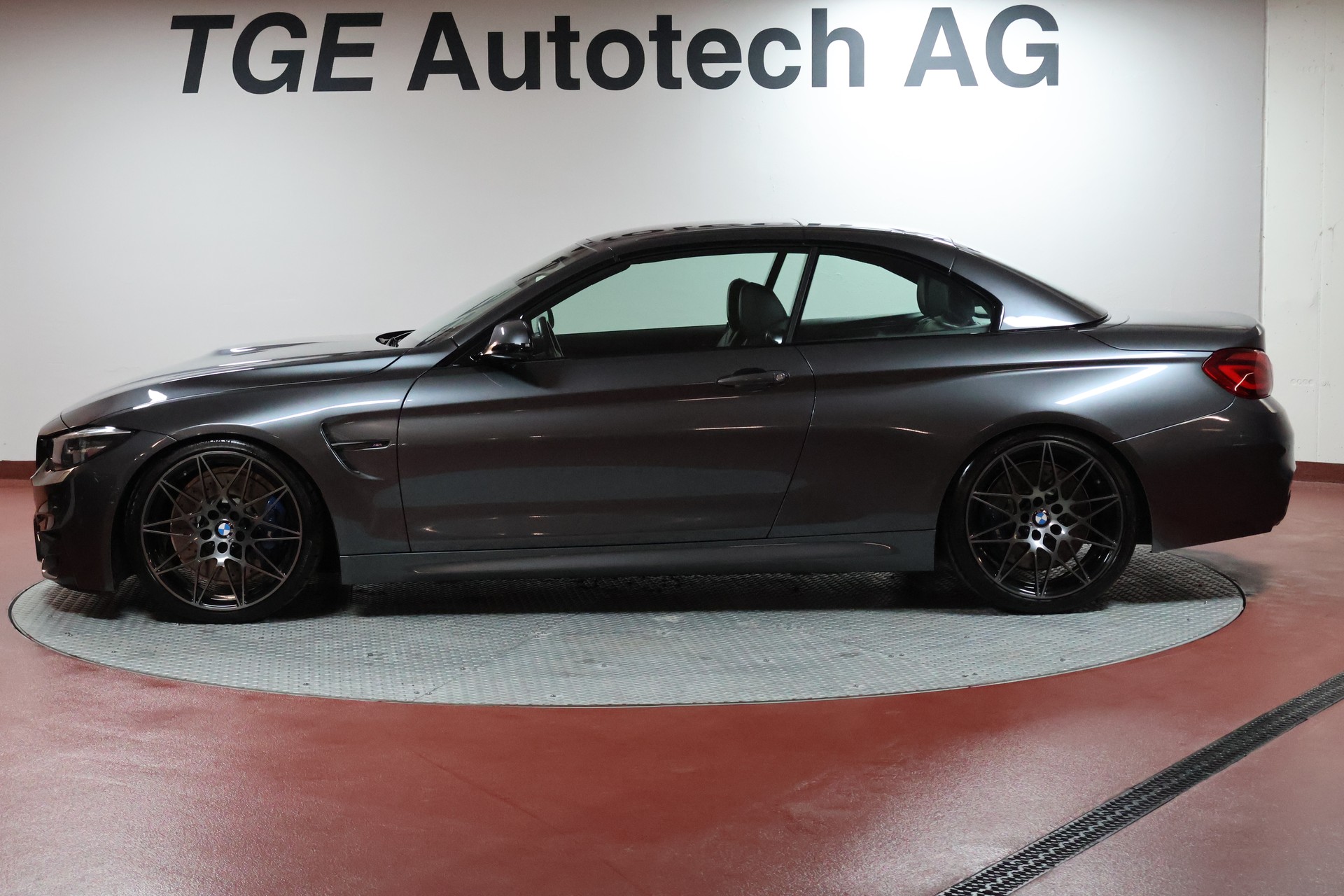 BMW M4 Cabriolet Drivelogic M Competition-showroom-element-3