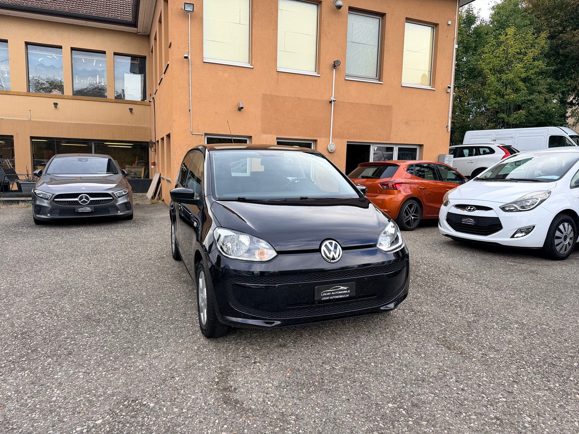 VW Up 1.0 take up-showroom-element-1
