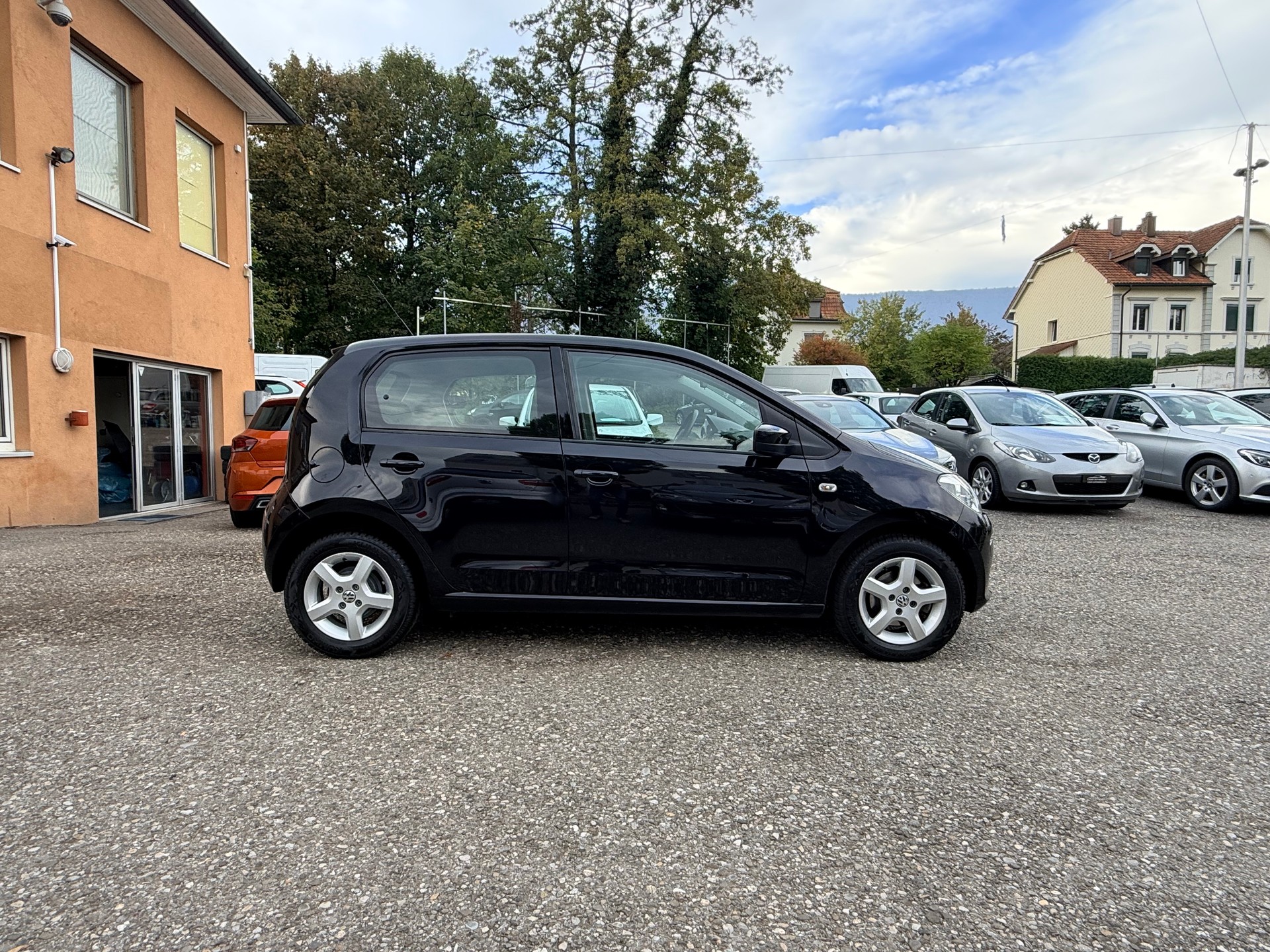 VW Up 1.0 take up-showroom-element-3