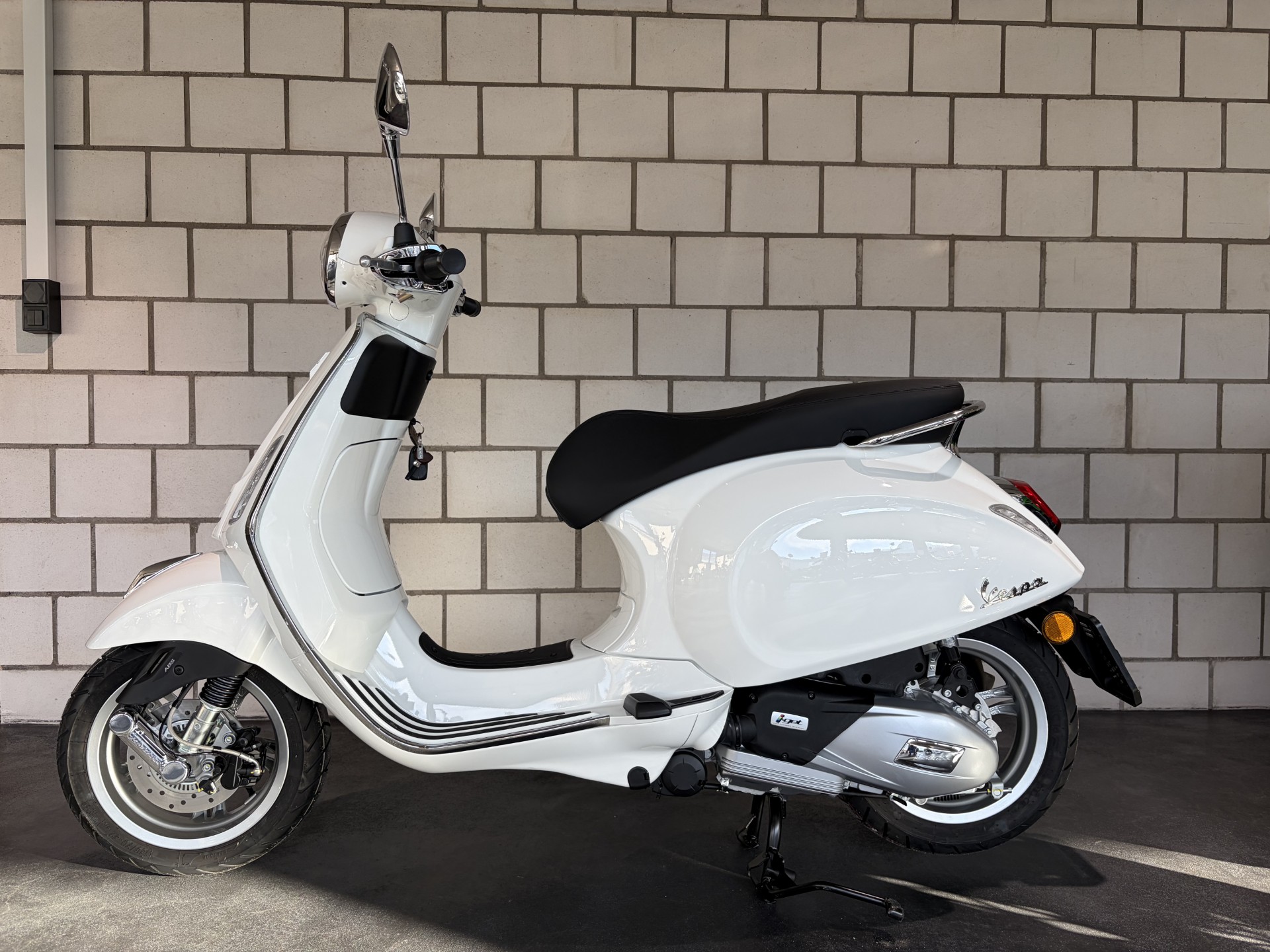 PIAGGIO Vespa 125 Primavera ABS-image-1