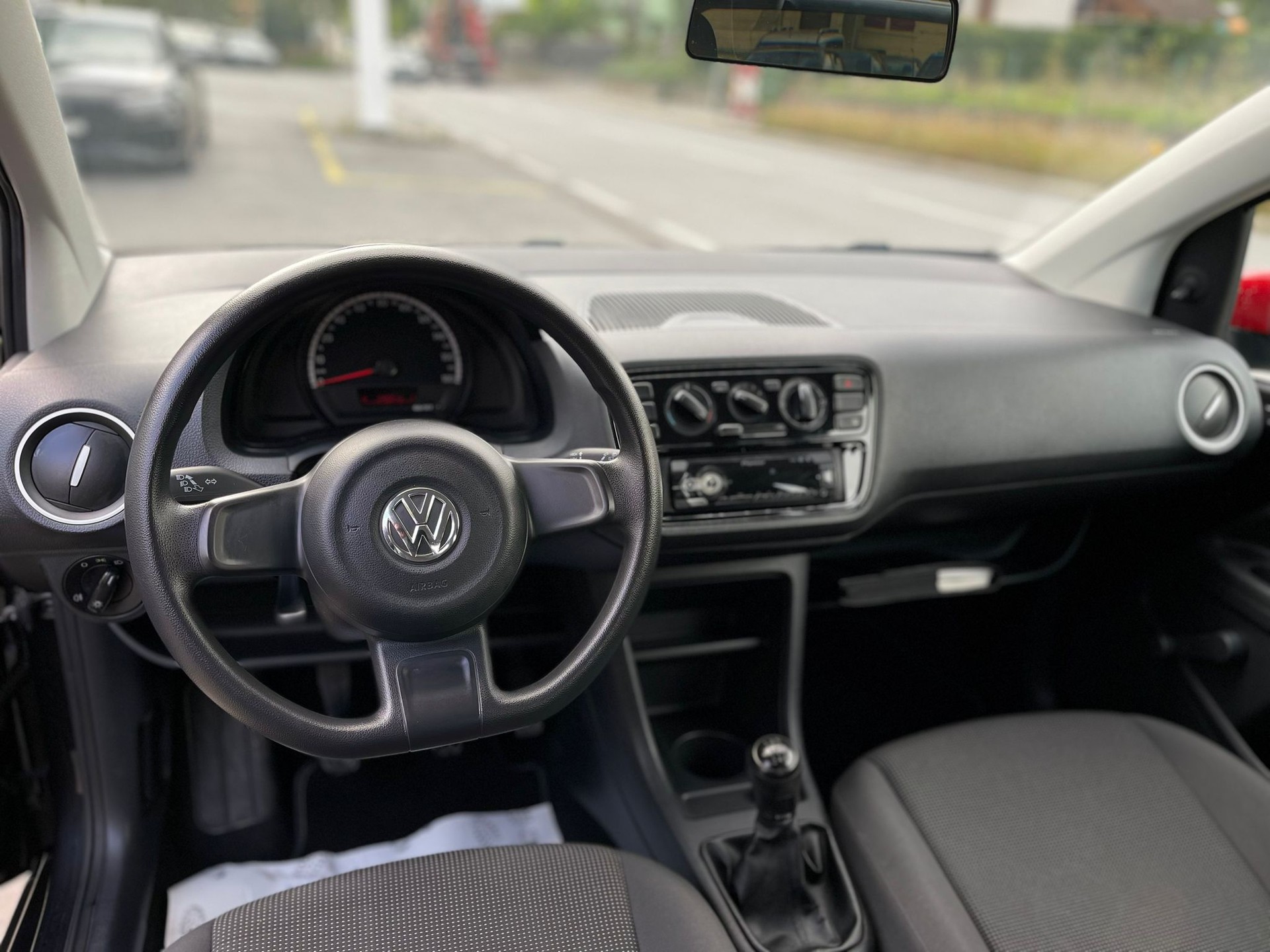 VW Up 1.0 take up-image-9