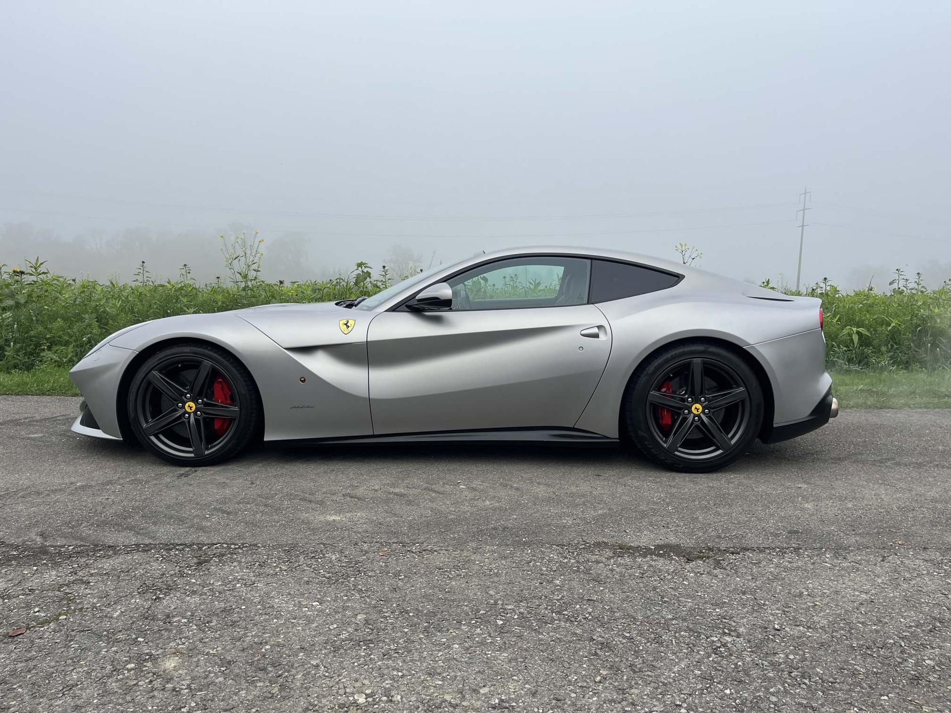 FERRARI F12-image-3