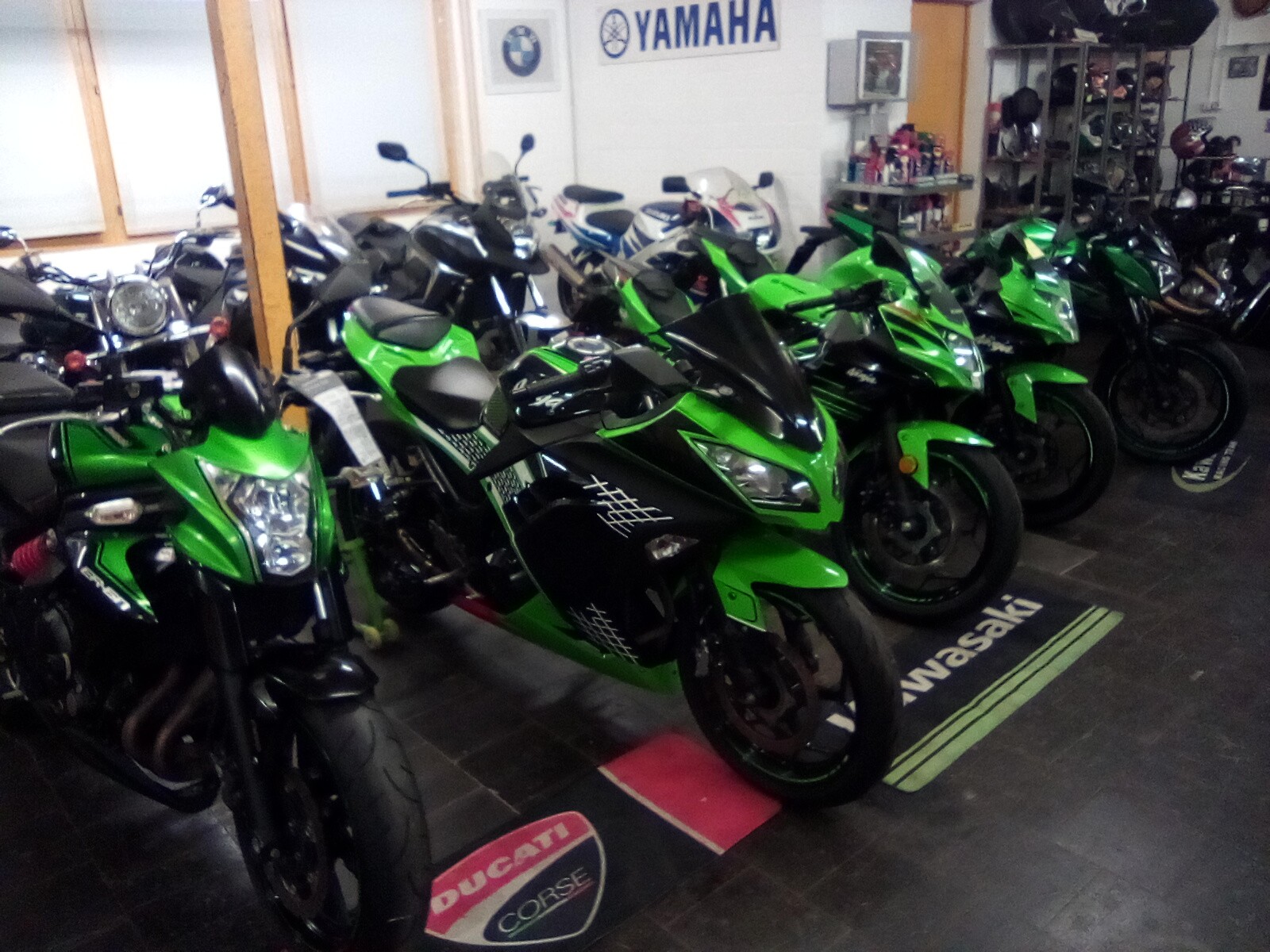 KAWASAKI Ninja 250 R-image-4