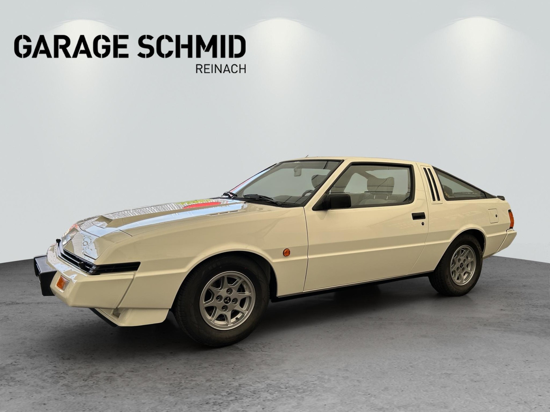 MITSUBISHI Starion 2000 Turbo EX-showroom-element-2
