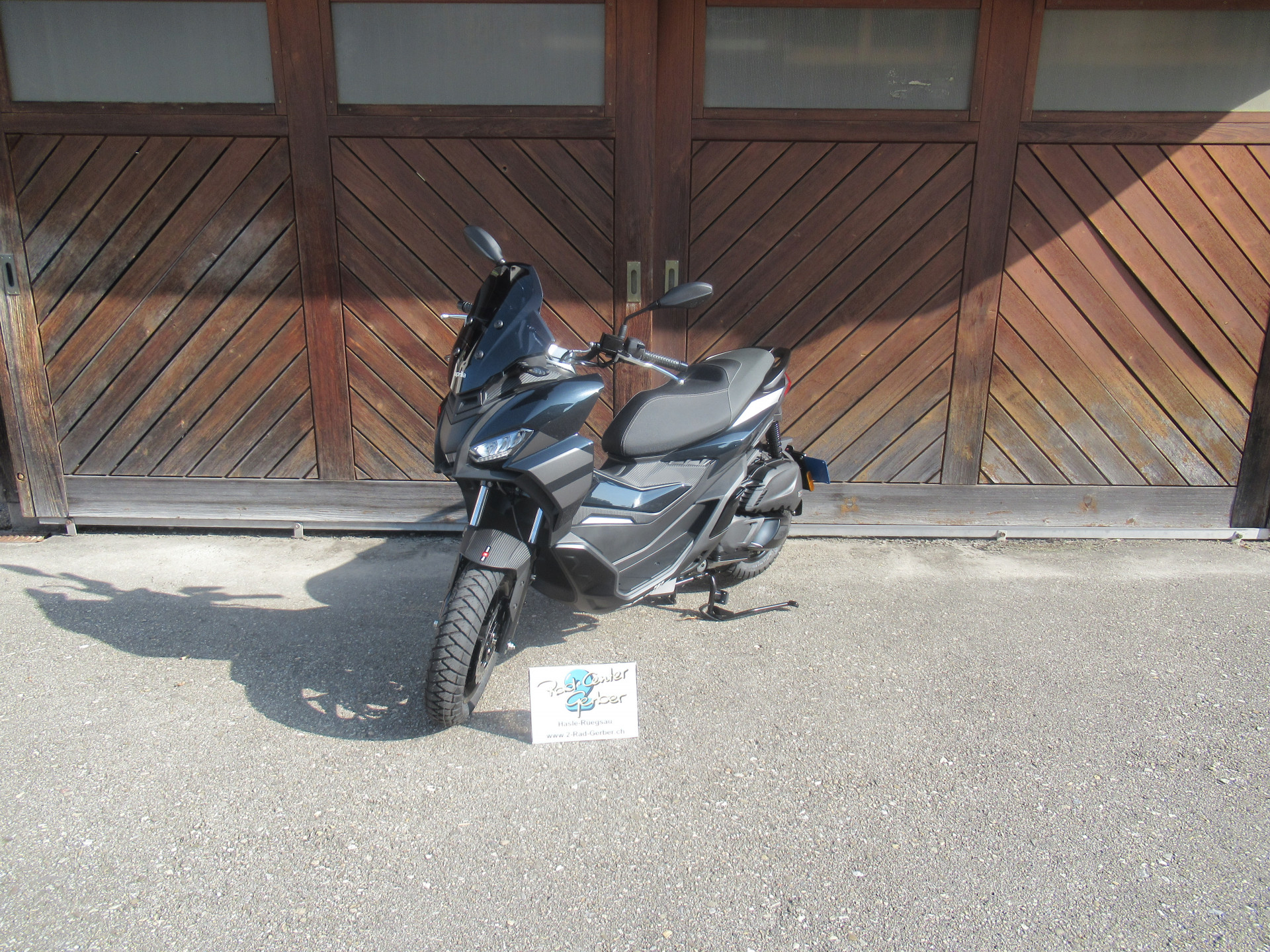 APRILIA SR GT 125-image-7