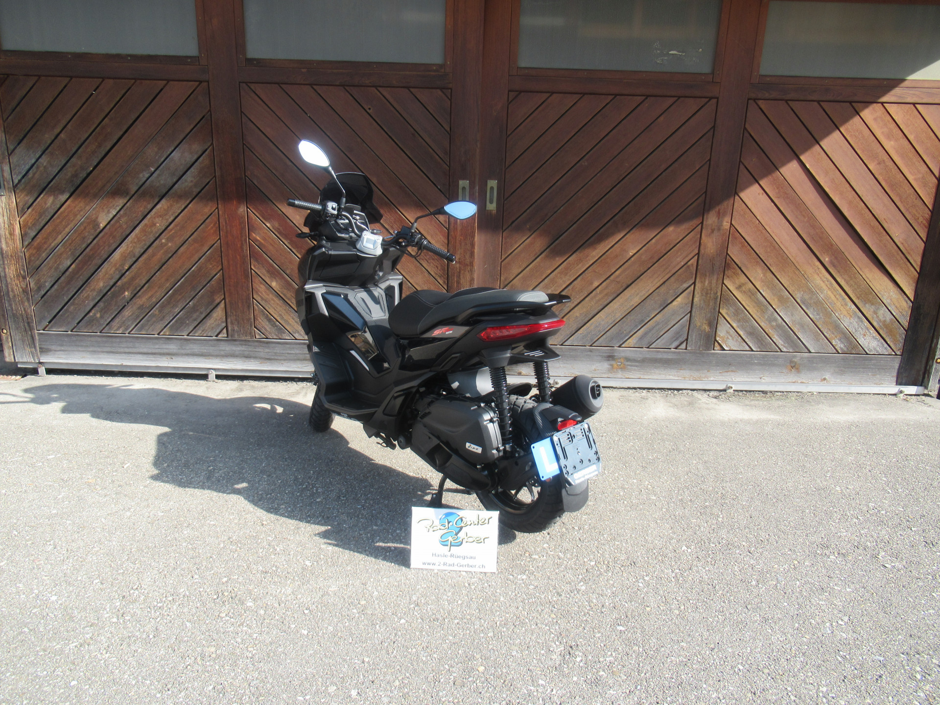 APRILIA SR GT 125-image-4