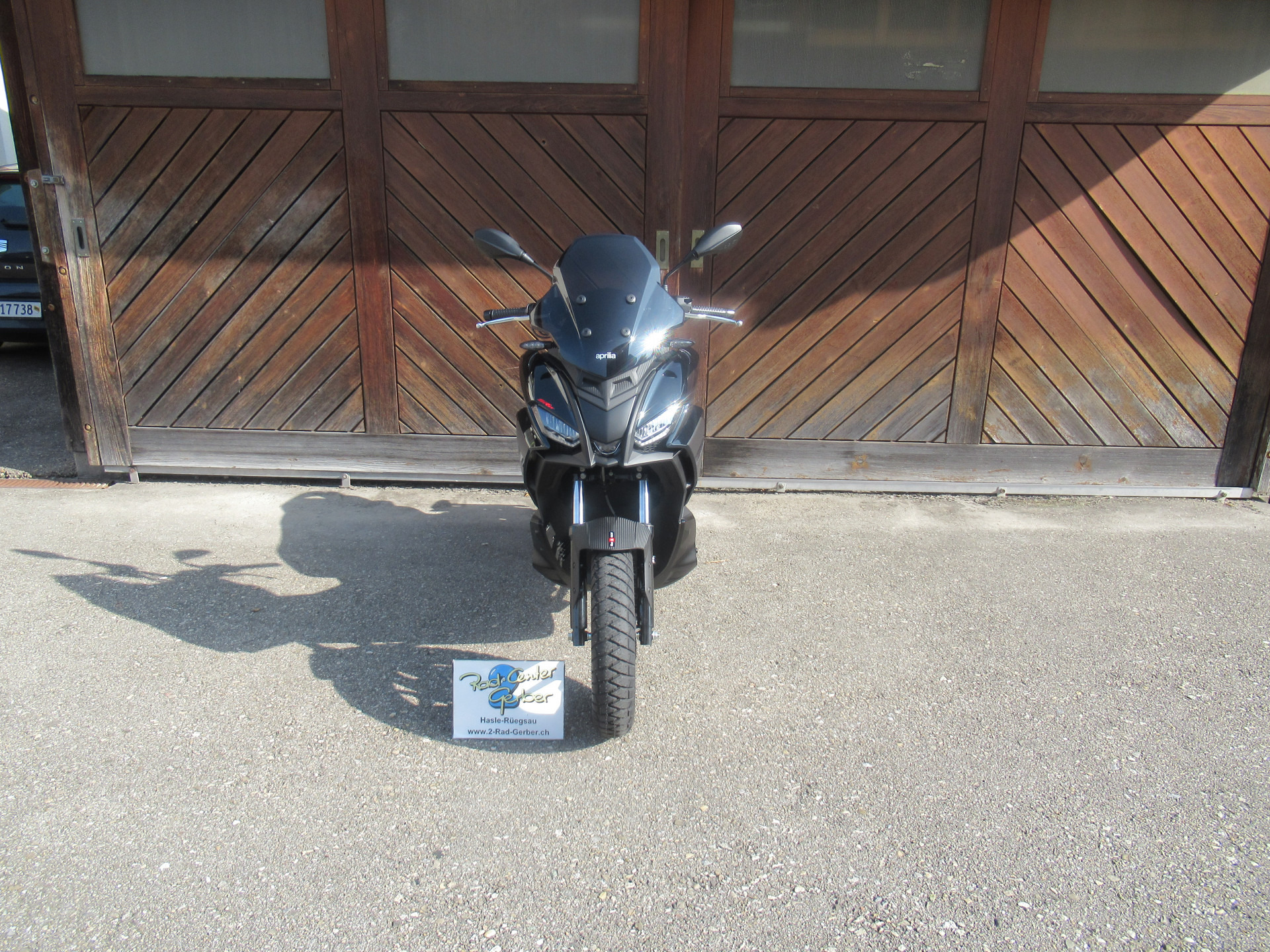 APRILIA SR GT 125-image-2