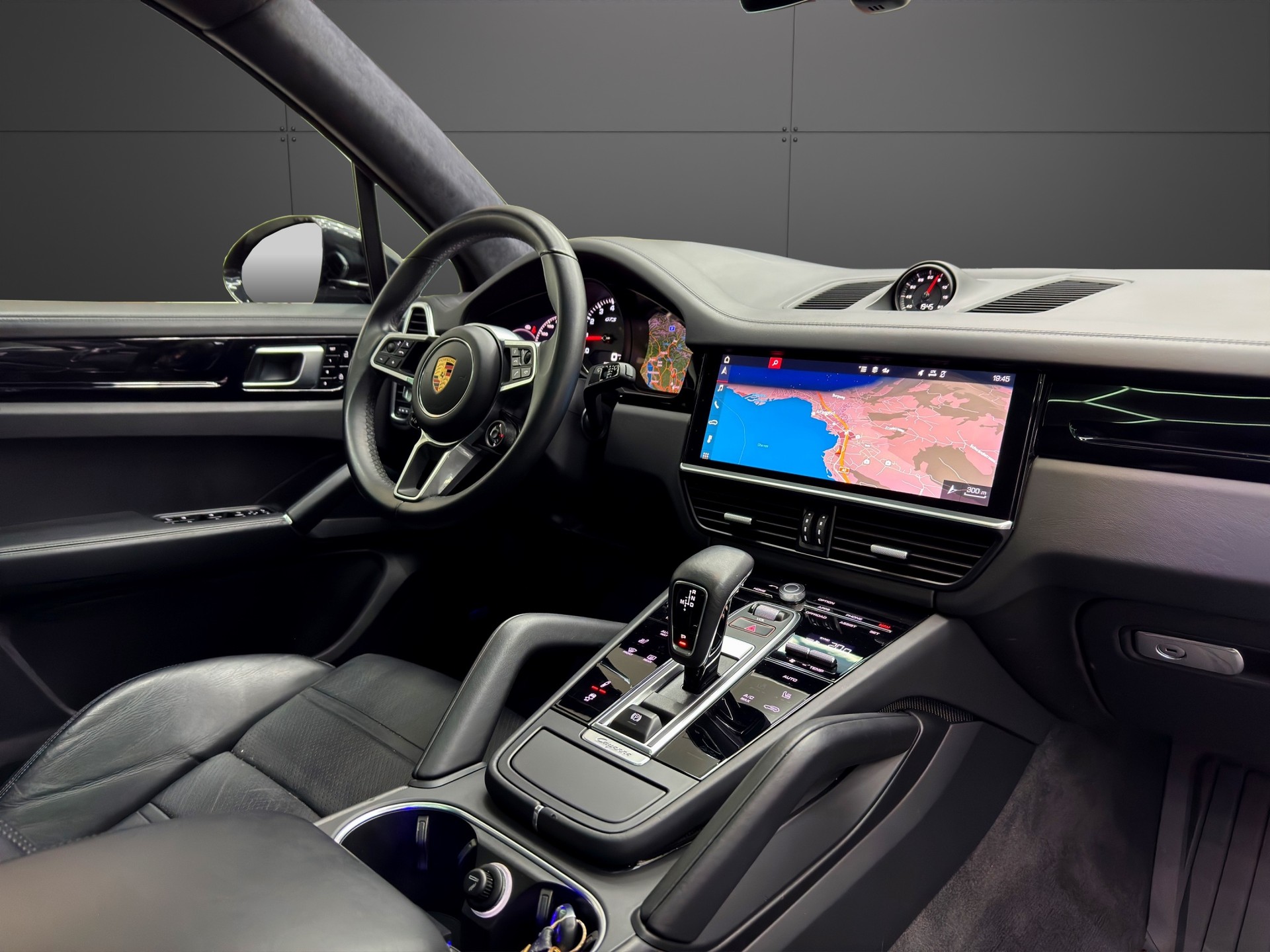 PORSCHE Cayenne GTS-image-12