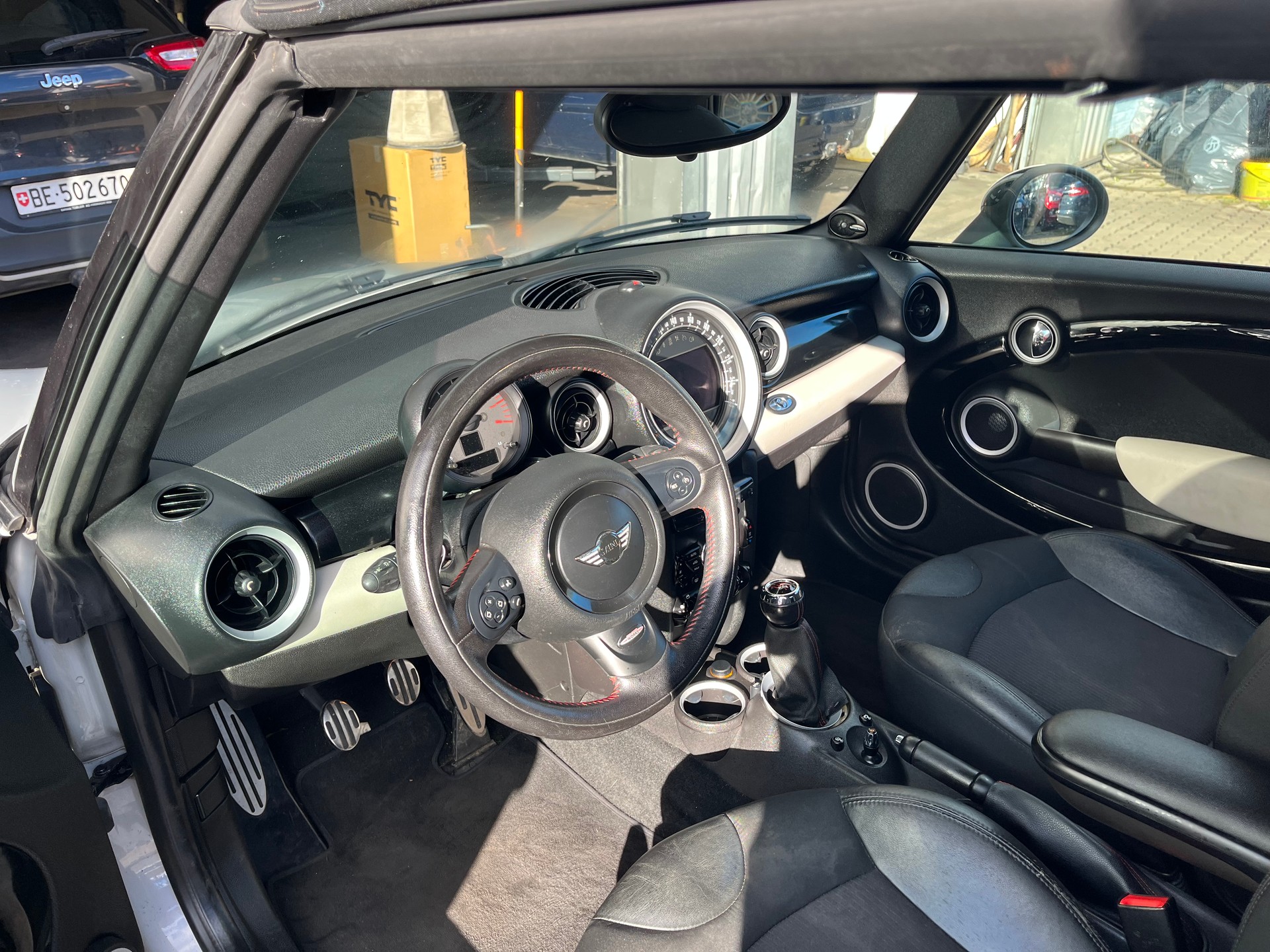 MINI Cooper S Cabriolet-image-5