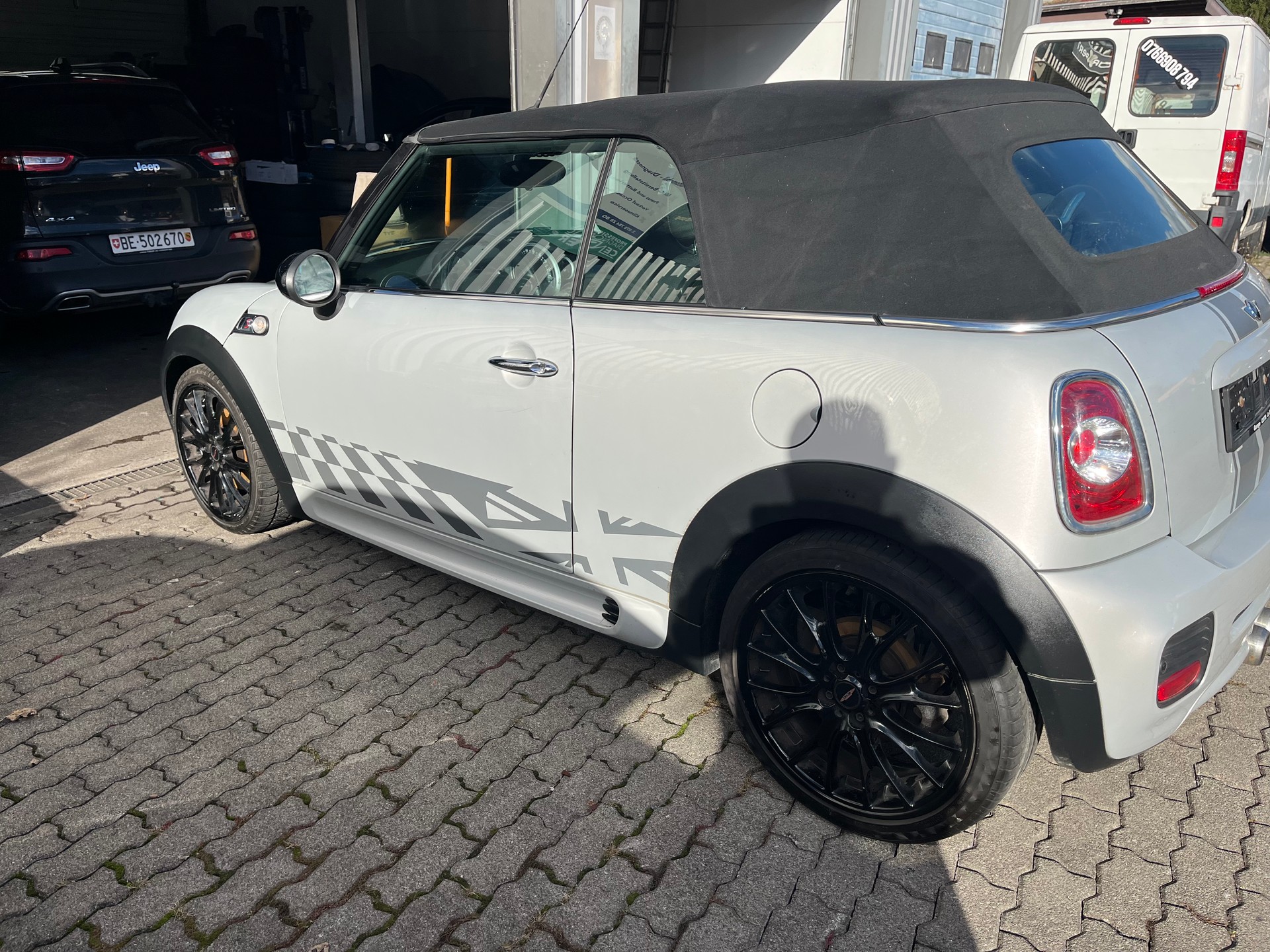 MINI Cooper S Cabriolet-image-4
