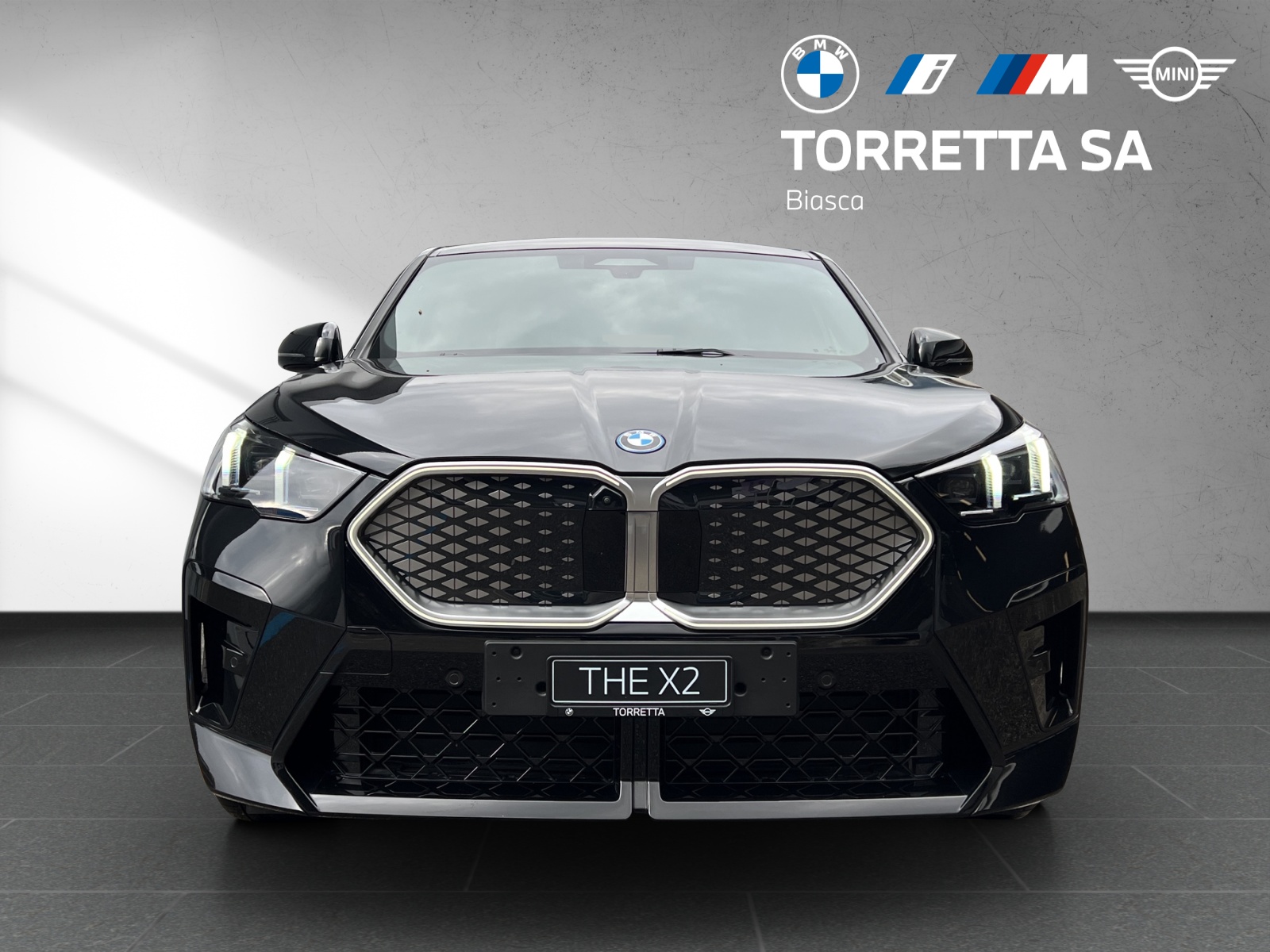 BMW iX2 xDrive 30 M Sport-image-8