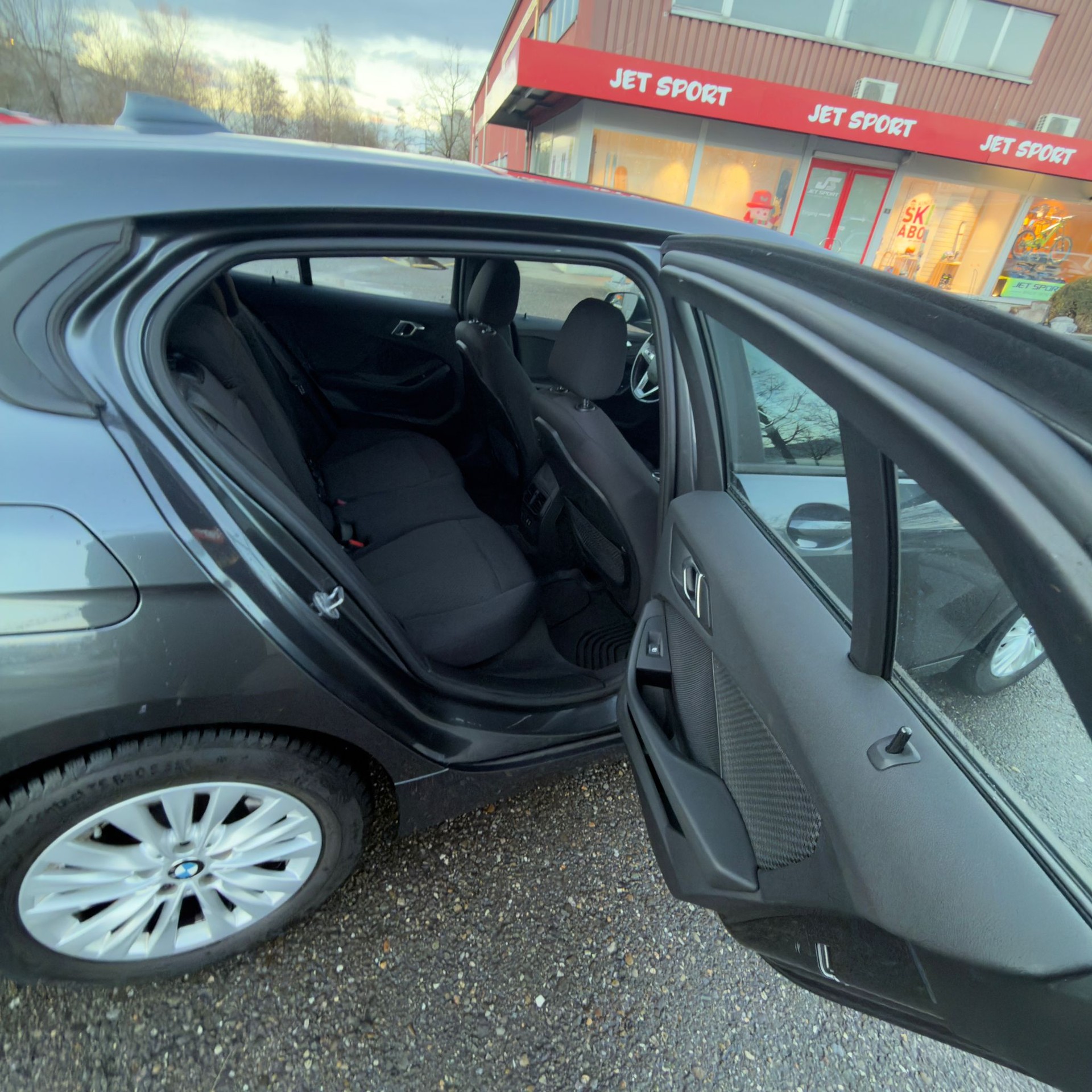BMW 118d-image-7