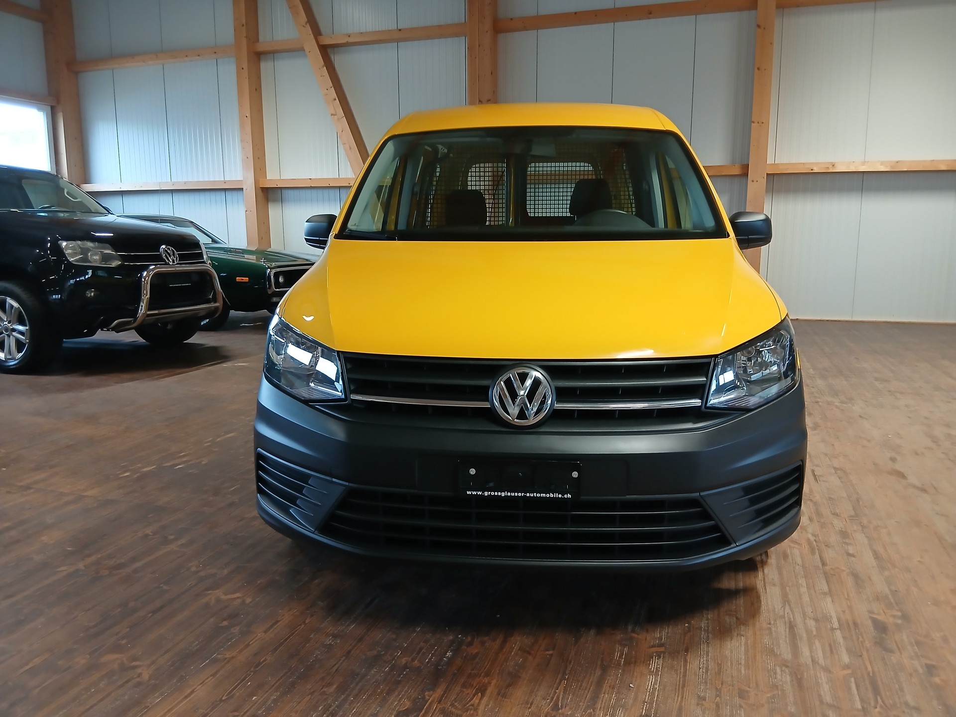 VW Caddy 1.0 TSI BlueMotion Technology-showroom-element-1