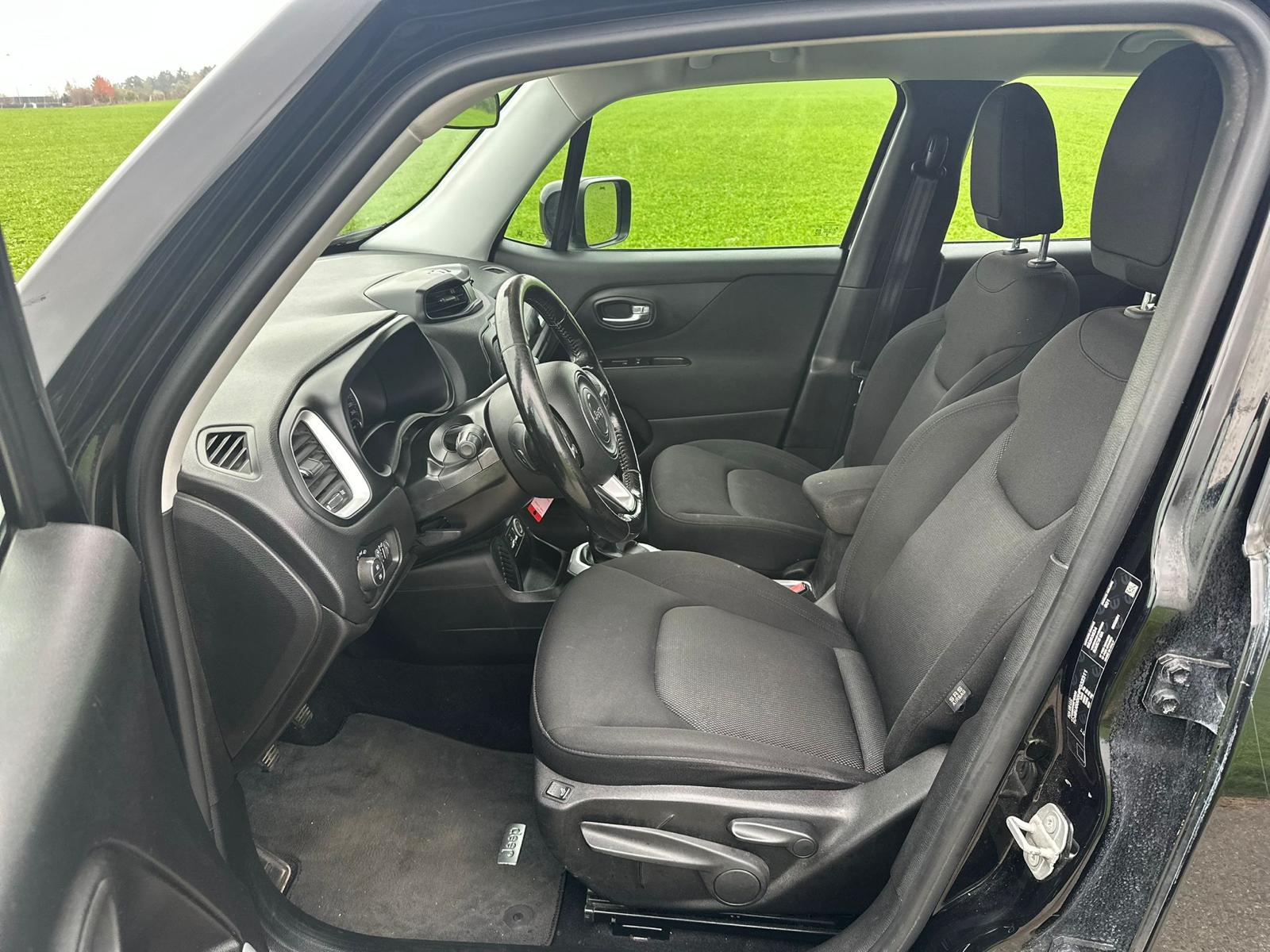 JEEP Renegade 1.4 Turbo Street Edition-image-10