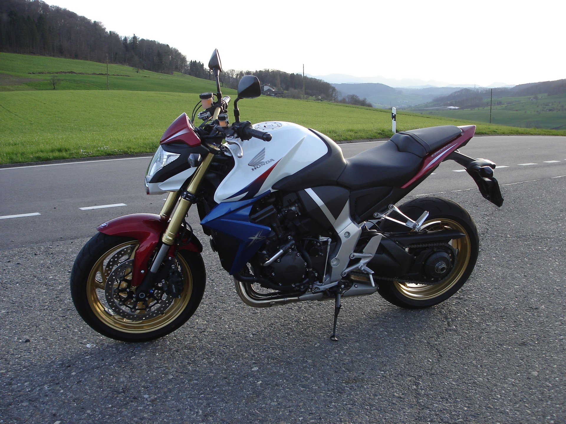 HONDA CB 1000 R ABS-image-4