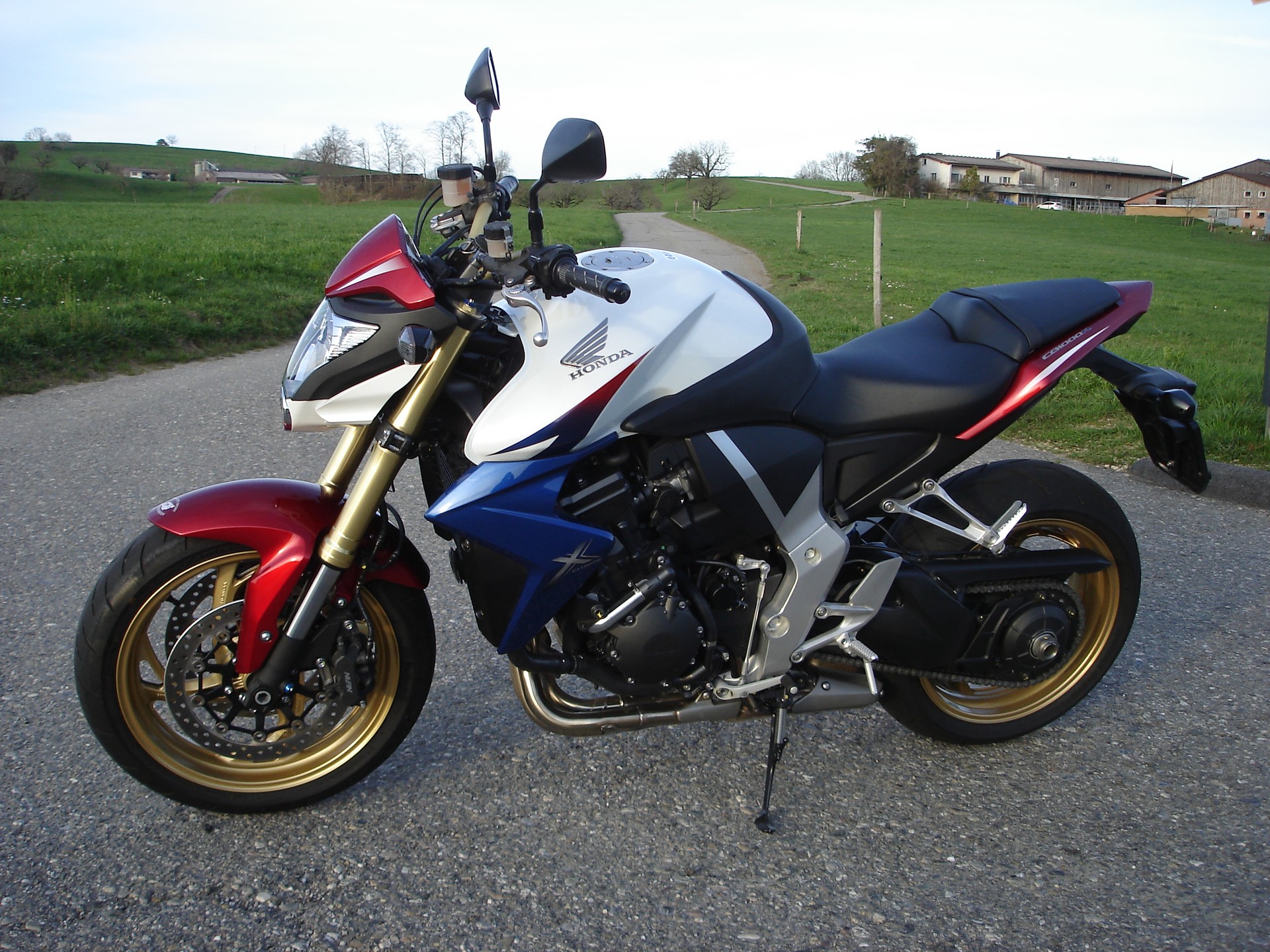 HONDA CB 1000 R ABS-image-6