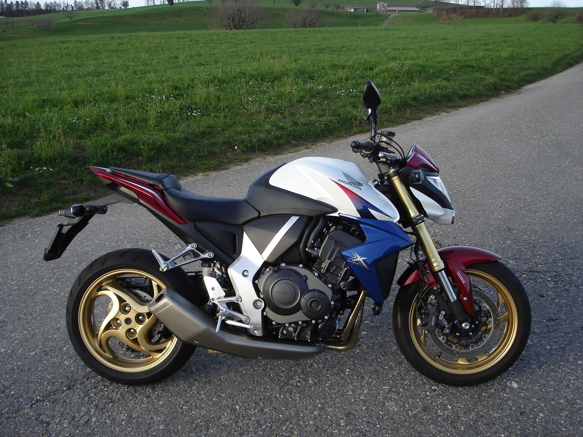 HONDA CB 1000 R ABS-image-5