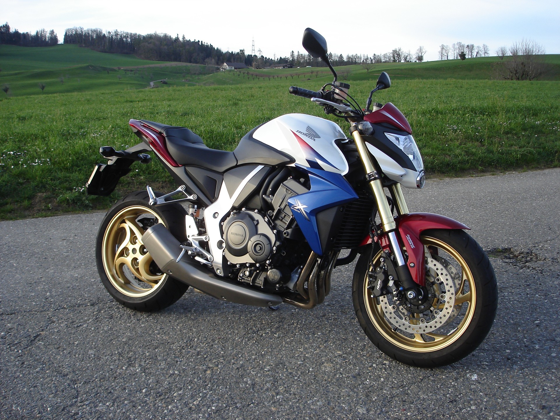HONDA CB 1000 R ABS-image-3