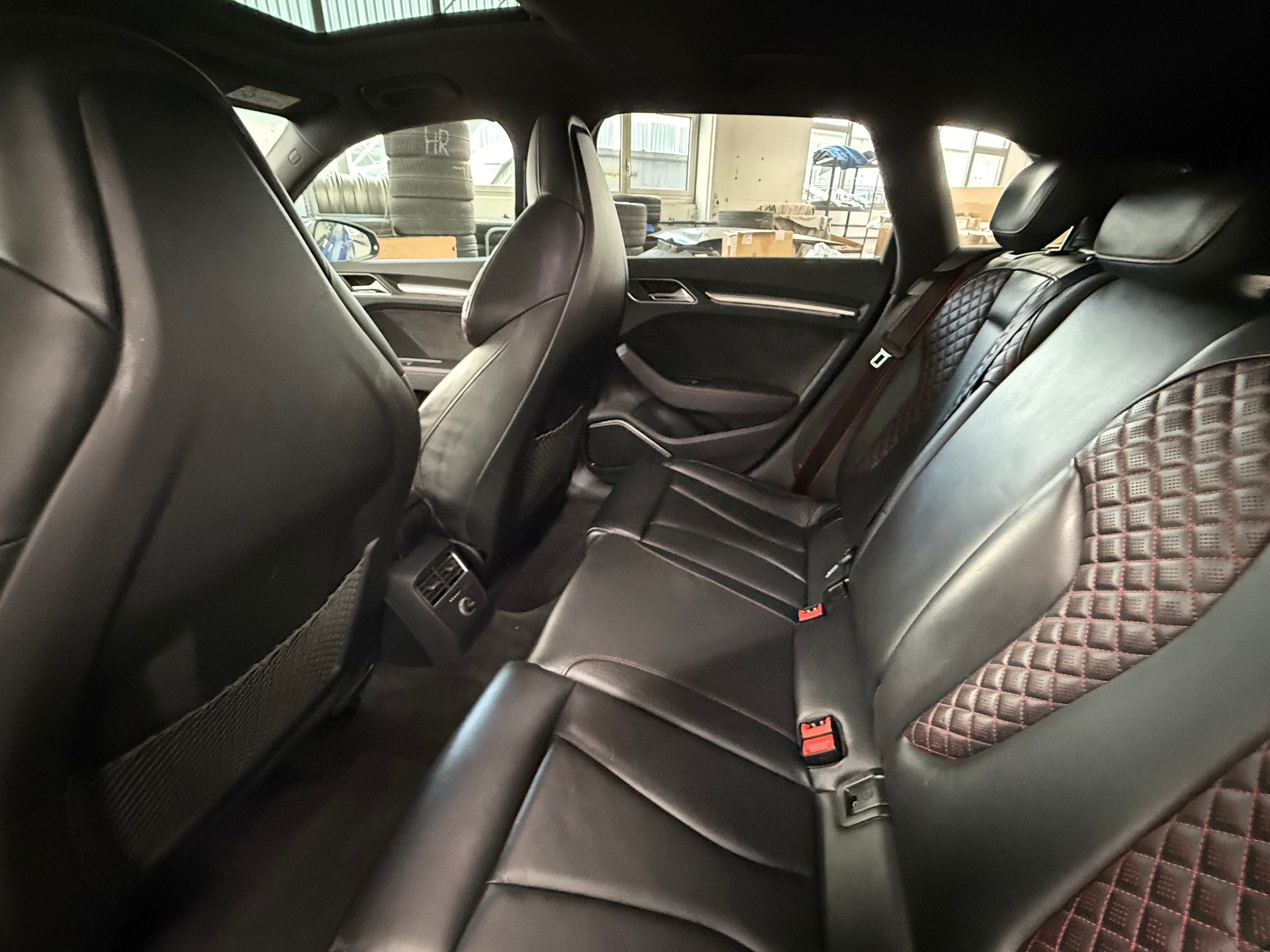 AUDI RS3 SB 2.5 TSI quattro-image-15