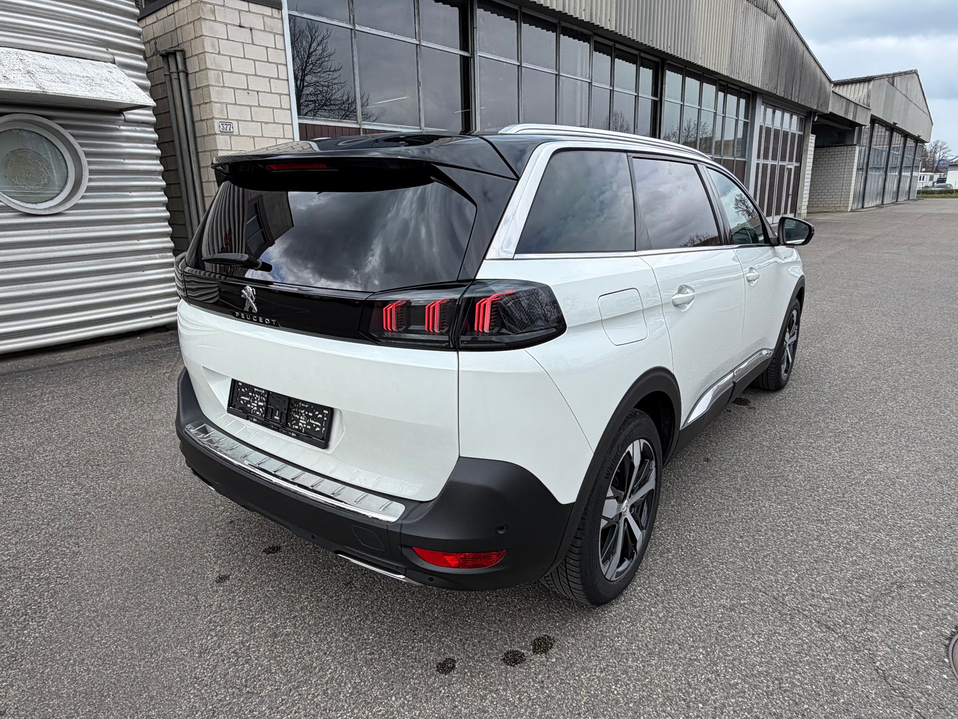 PEUGEOT 5008 1.5 BlueHDi GT EAT8-image-3