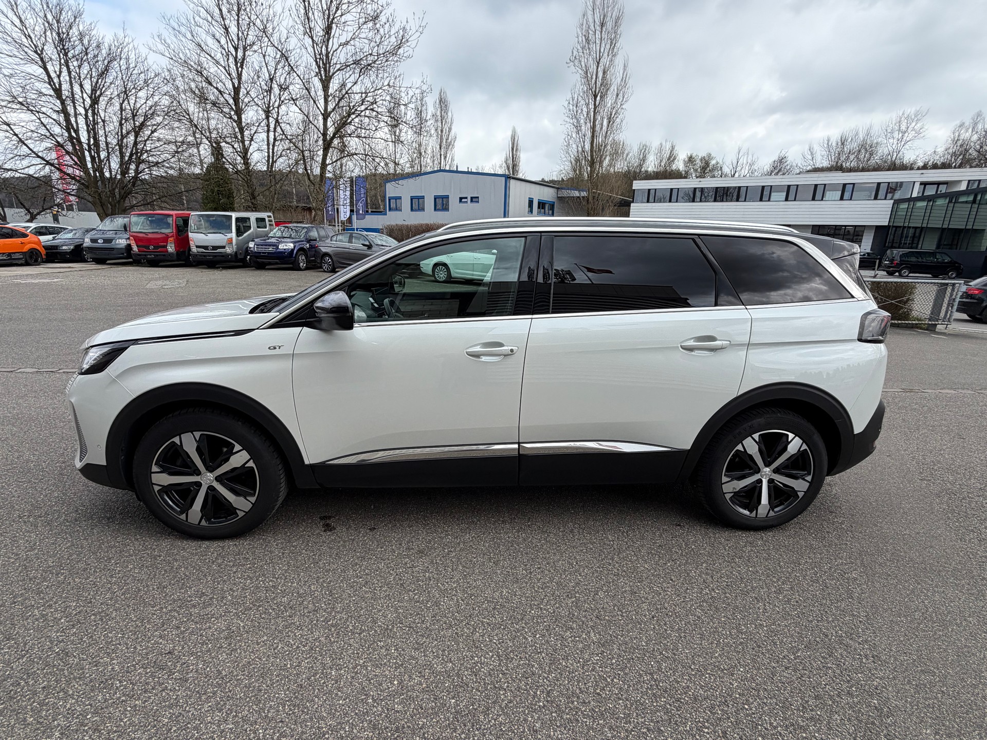 PEUGEOT 5008 1.5 BlueHDi GT EAT8-image-5
