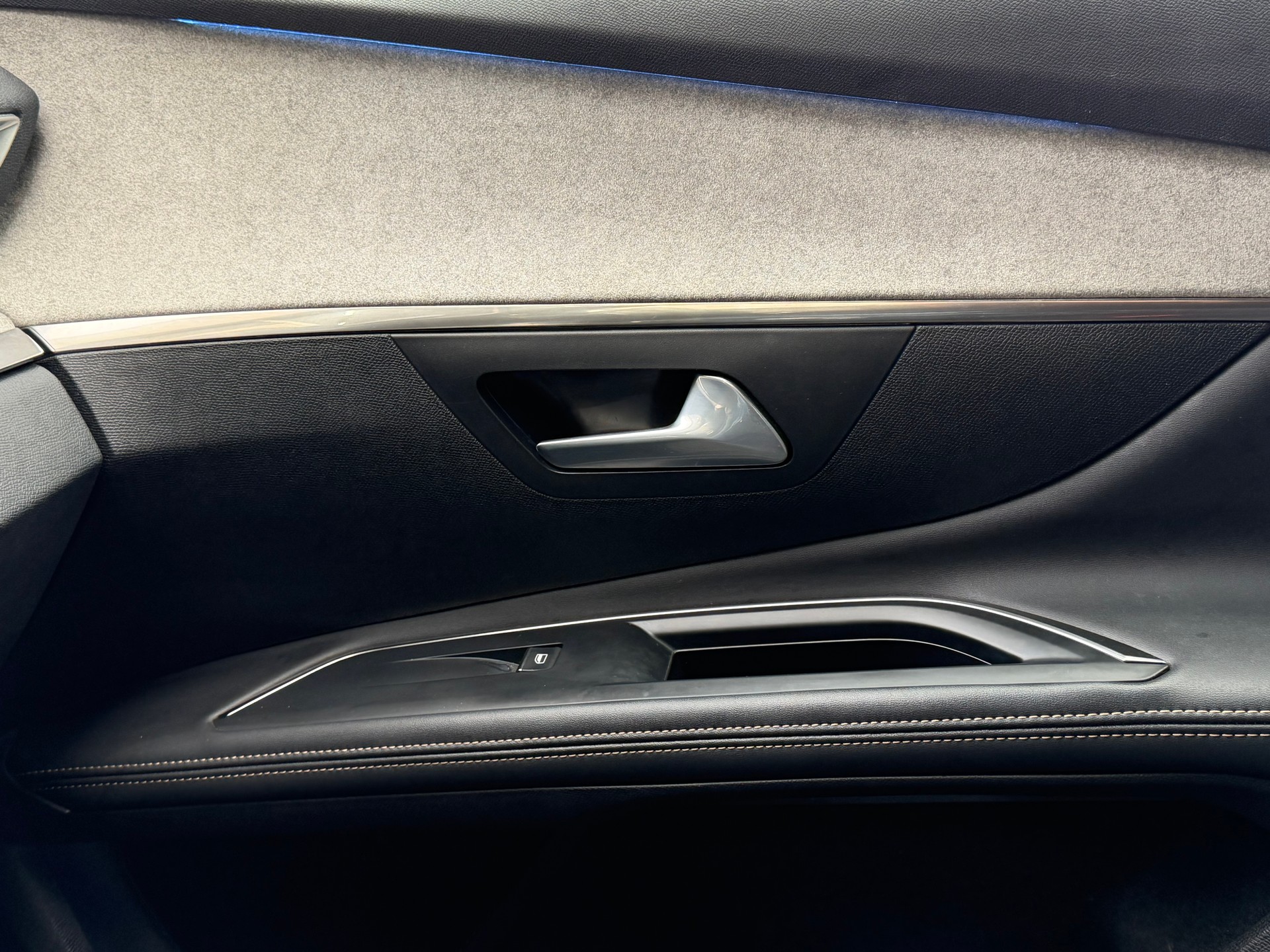 PEUGEOT 5008 1.5 BlueHDi GT EAT8-image-14