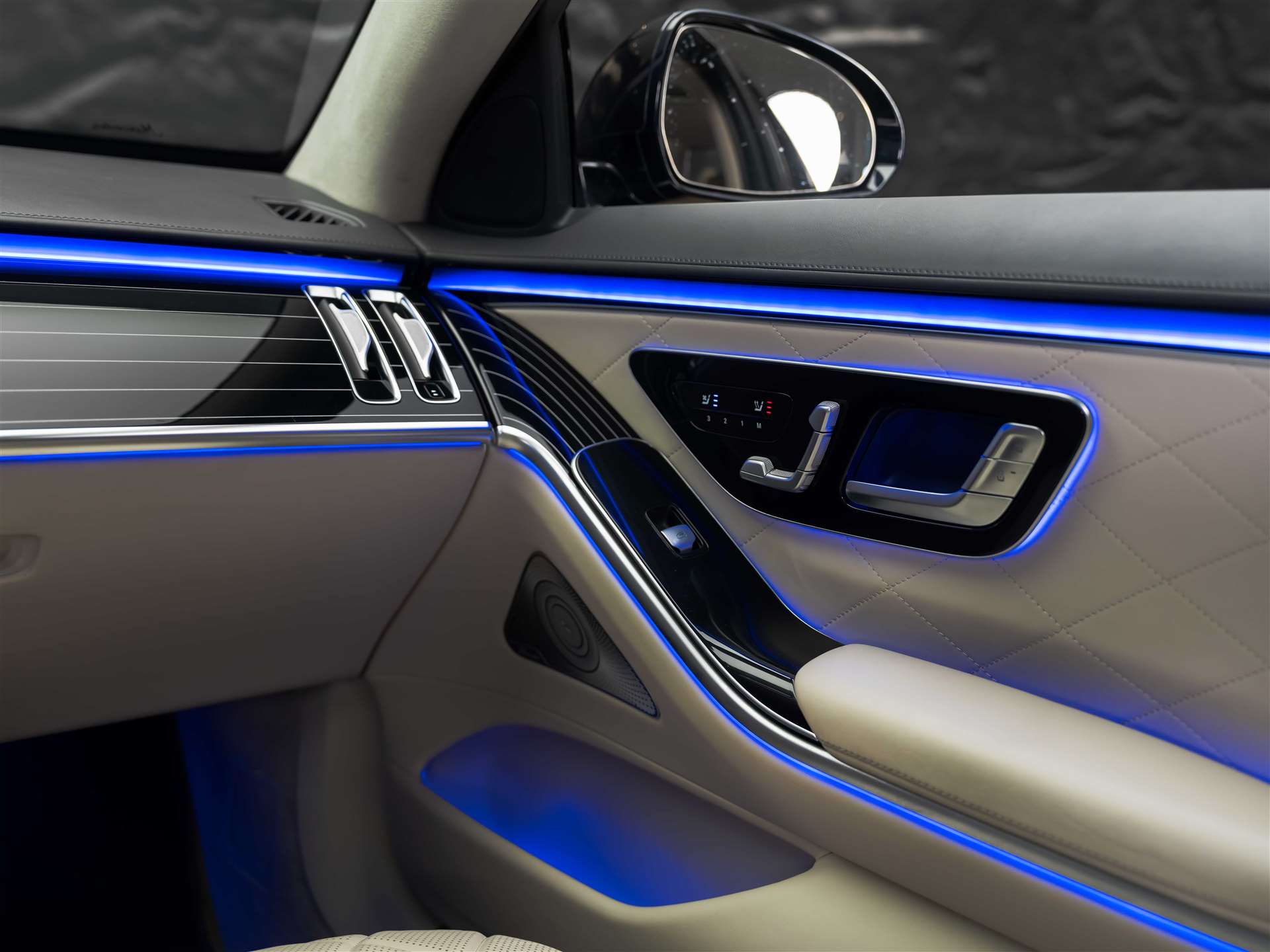 MERCEDES-BENZ S 500 L AMG Line 4matic *CH Auto*Panorama*Massage*-image-32