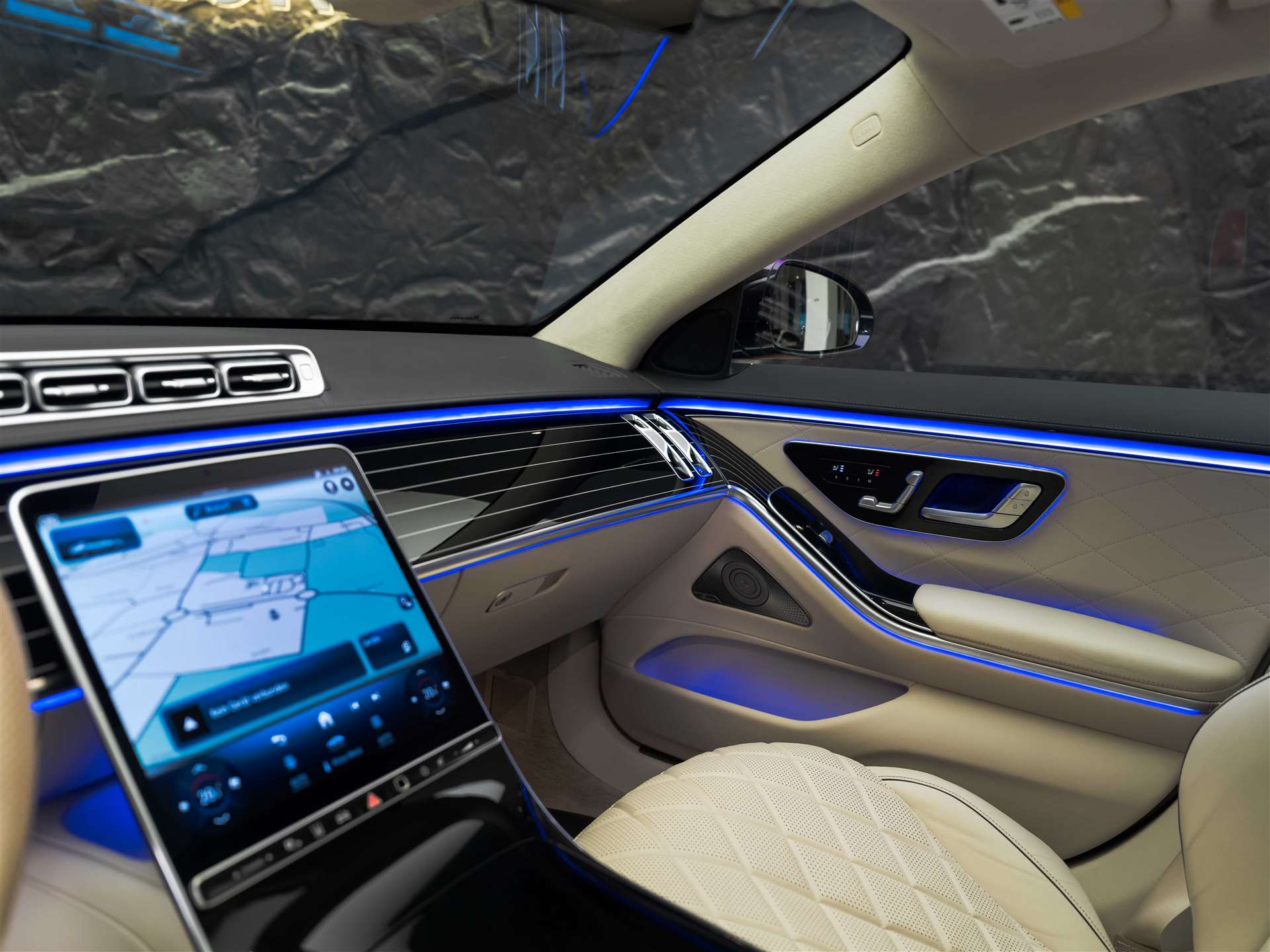 MERCEDES-BENZ S 500 L AMG Line 4matic *CH Auto*Panorama*Massage*-image-9
