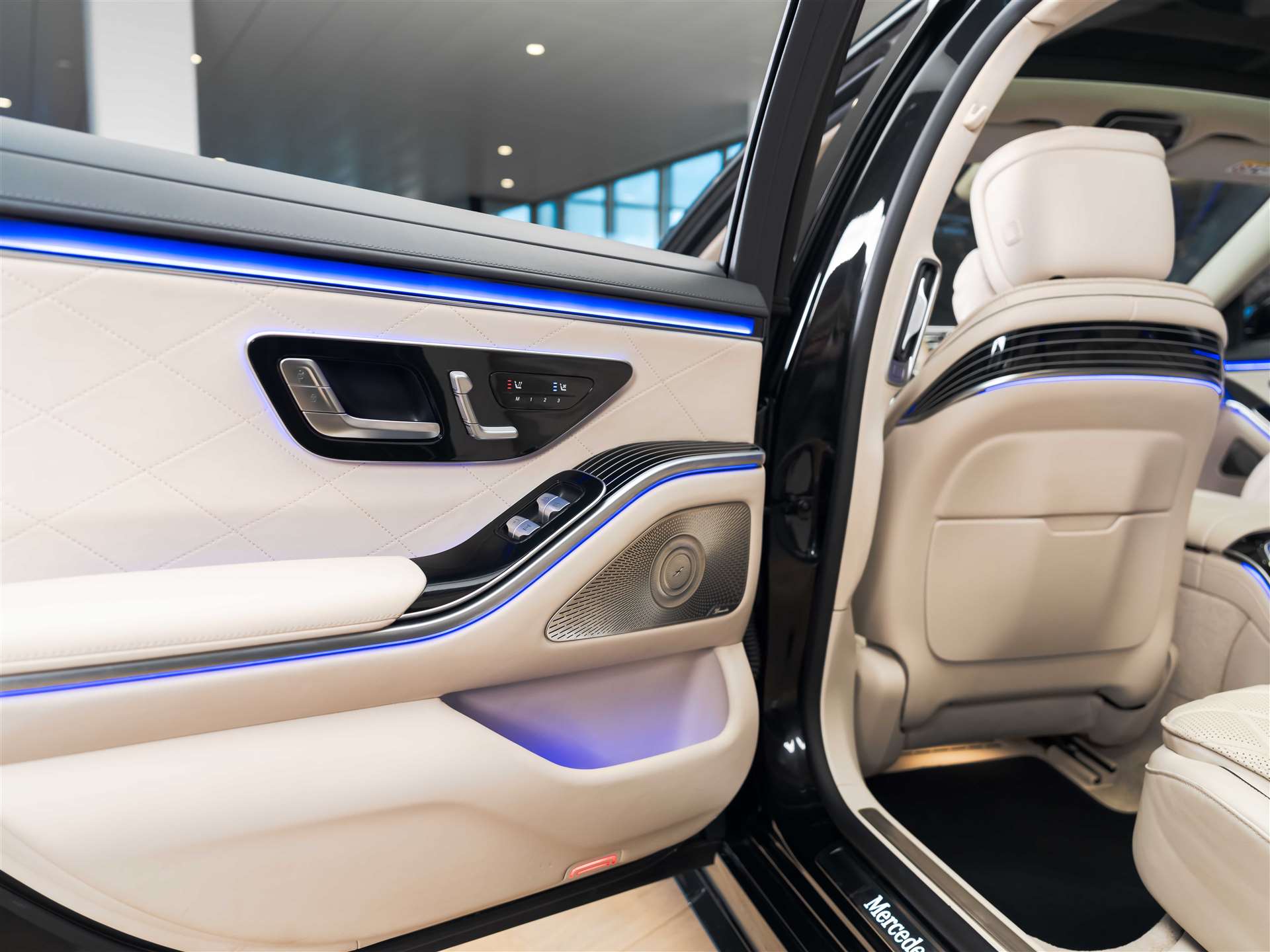 MERCEDES-BENZ S 500 L AMG Line 4matic *CH Auto*Panorama*Massage*-image-13