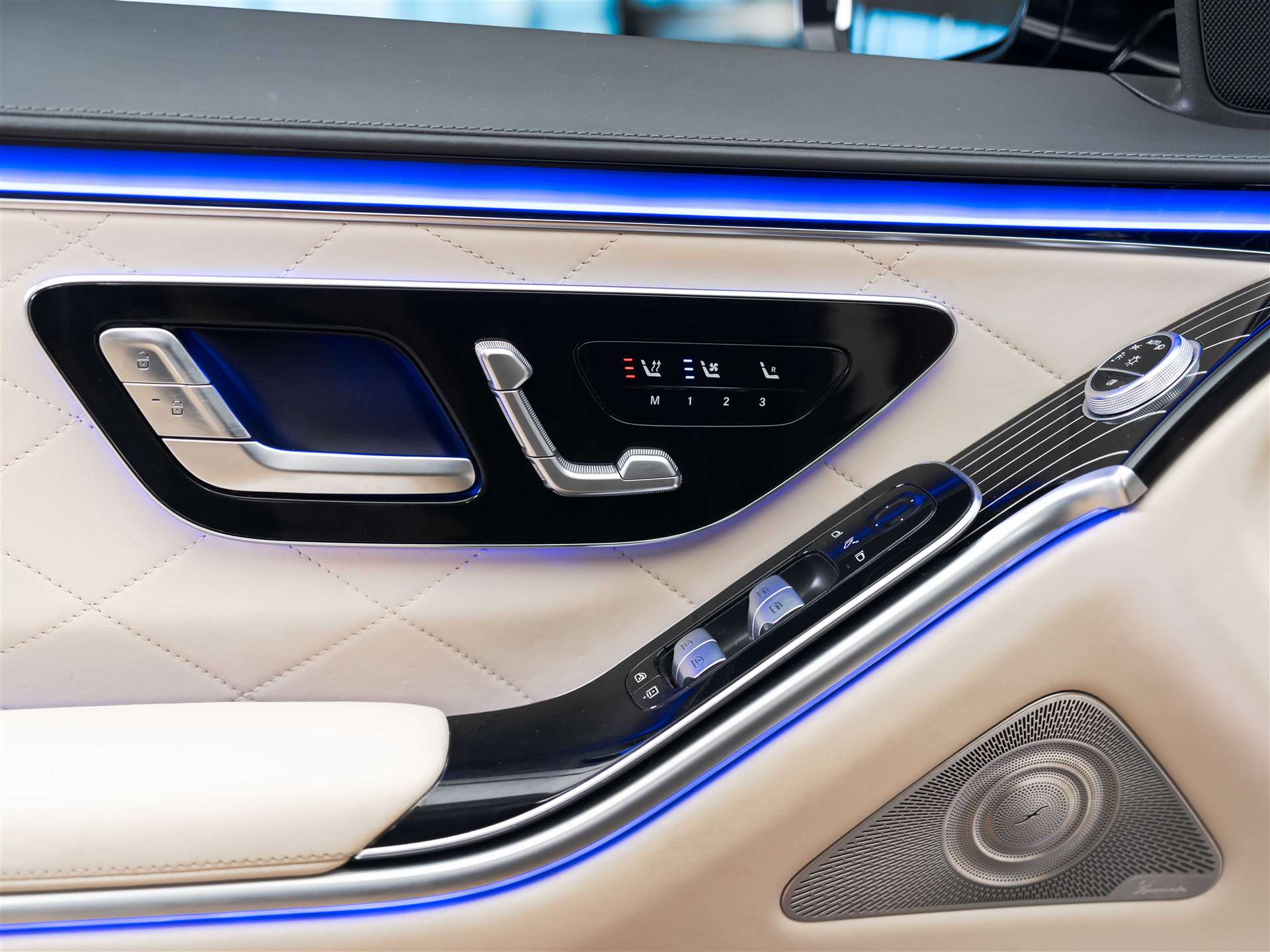 MERCEDES-BENZ S 500 L AMG Line 4matic *CH Auto*Panorama*Massage*-image-26