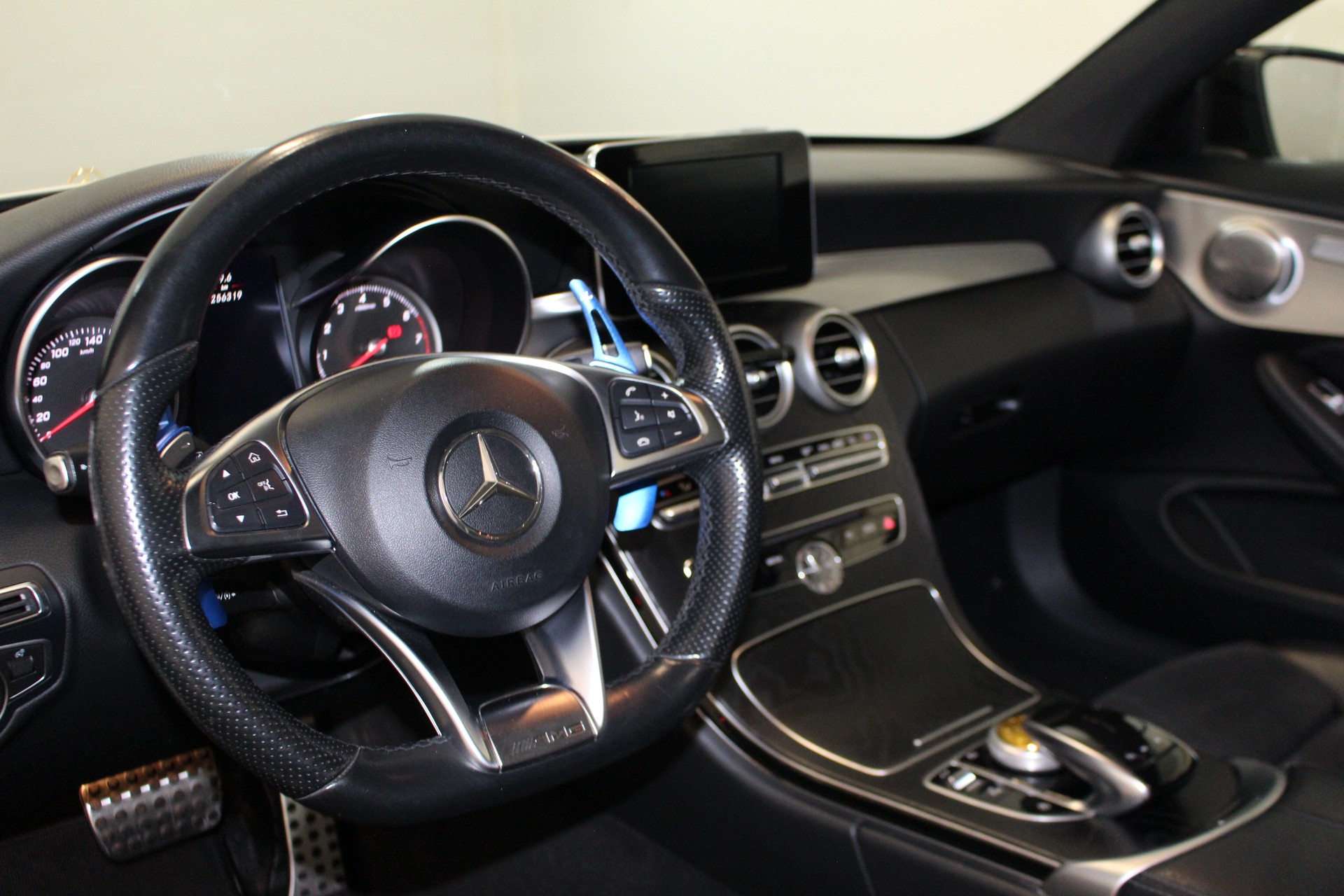 MERCEDES-BENZ C 200 4matic Coupé-image-11