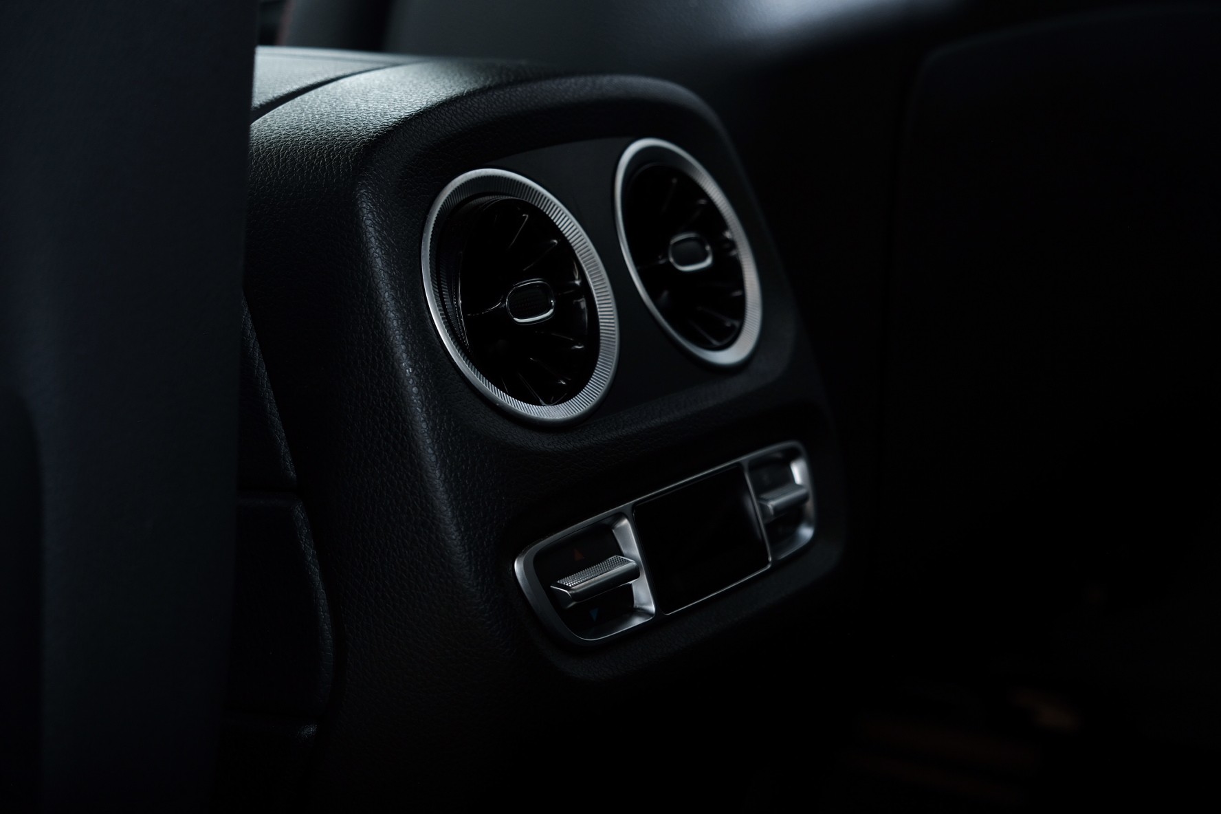 MERCEDES-BENZ G 500 AMG Line 9G-Tronic-image-15