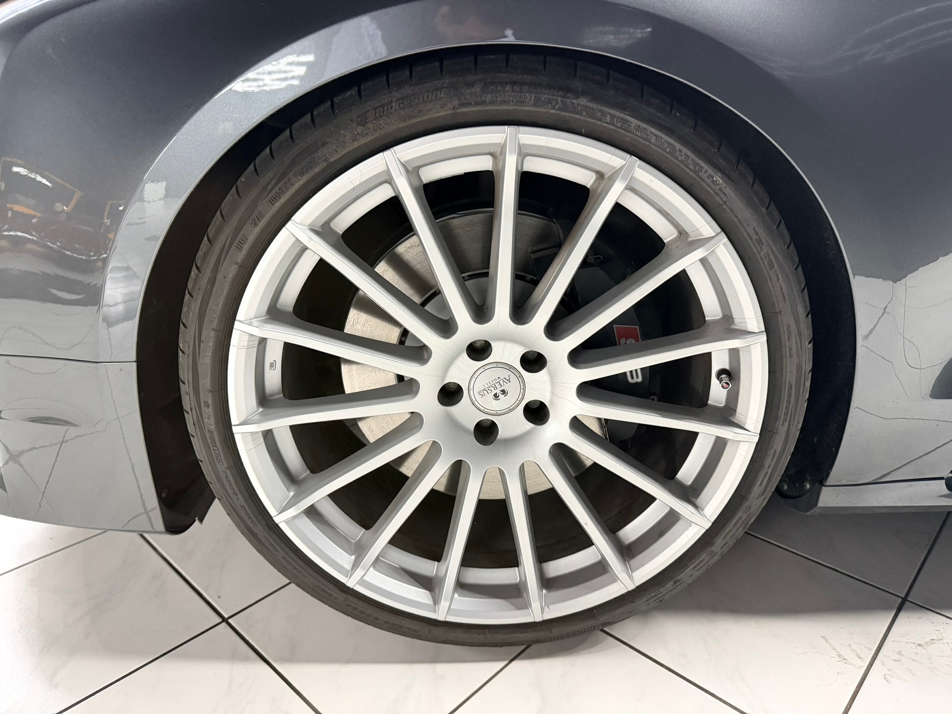 AUDI S8 4.0 TFSI V8 quattro tiptronic-image-31