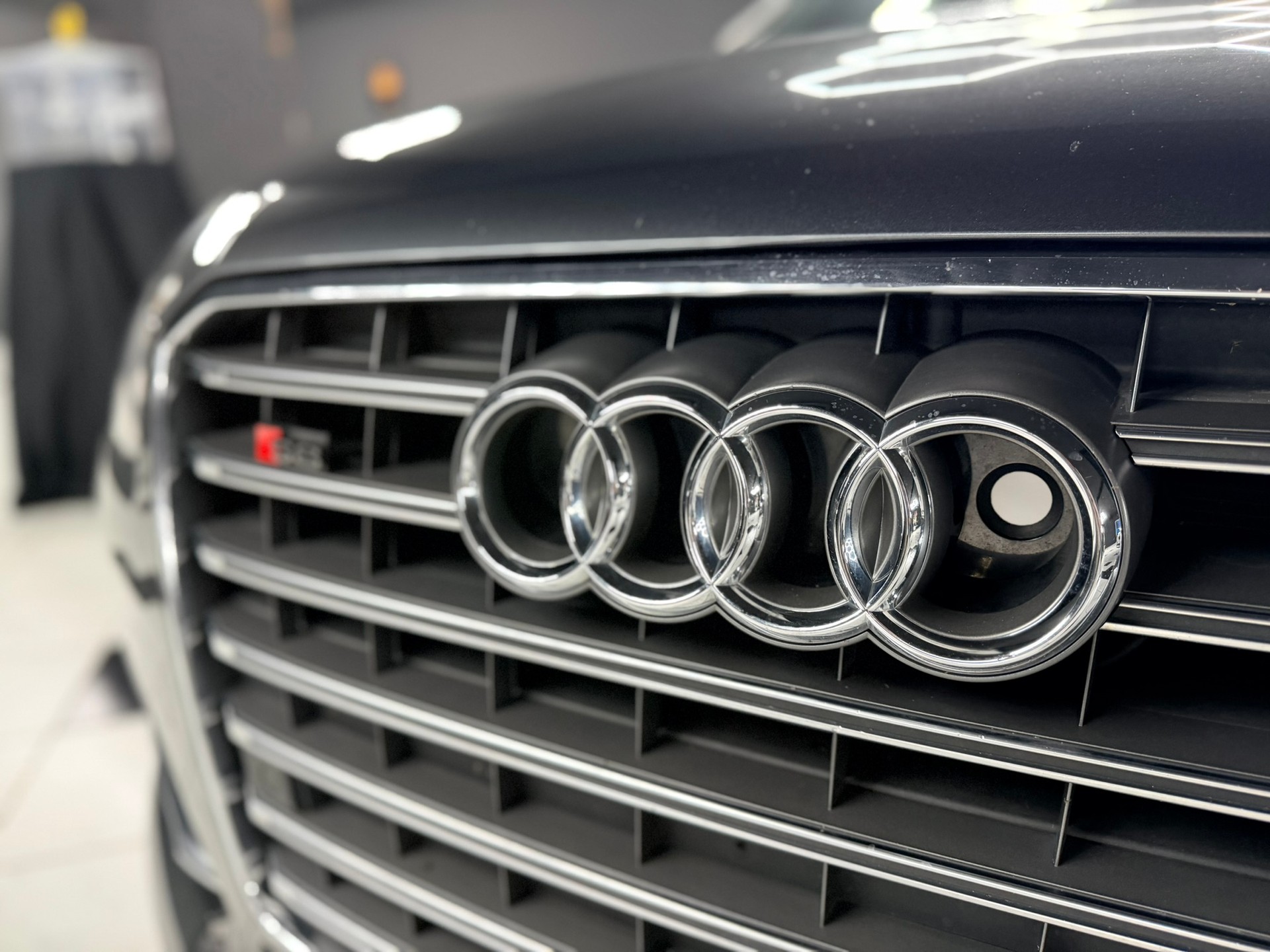 AUDI S8 4.0 TFSI V8 quattro tiptronic-image-26
