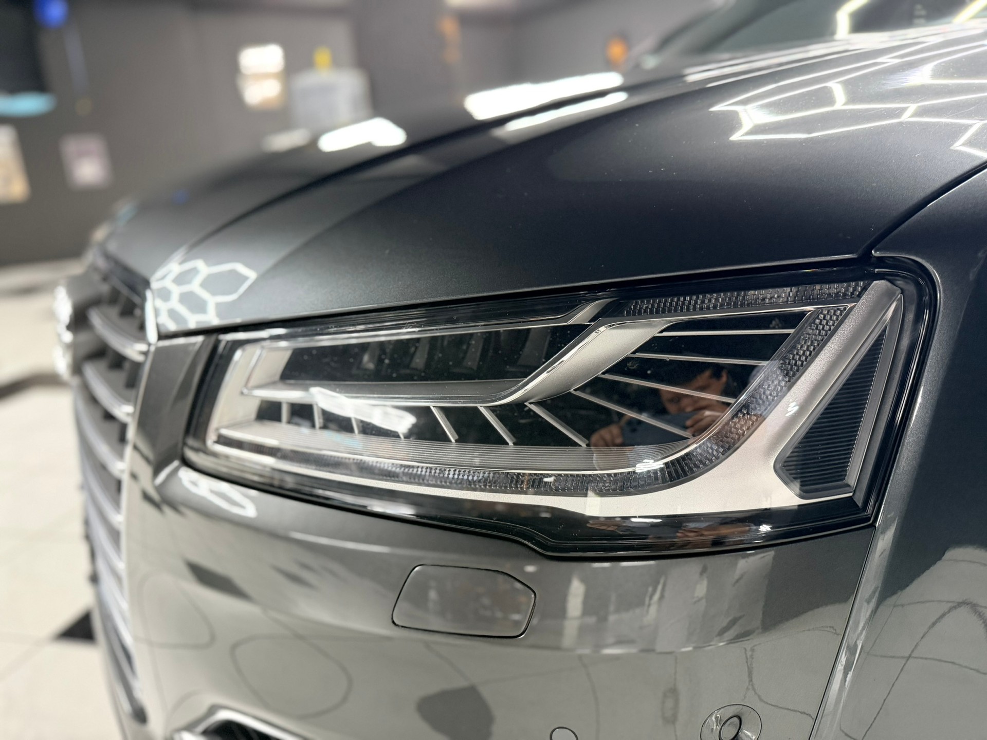 AUDI S8 4.0 TFSI V8 quattro tiptronic-image-30