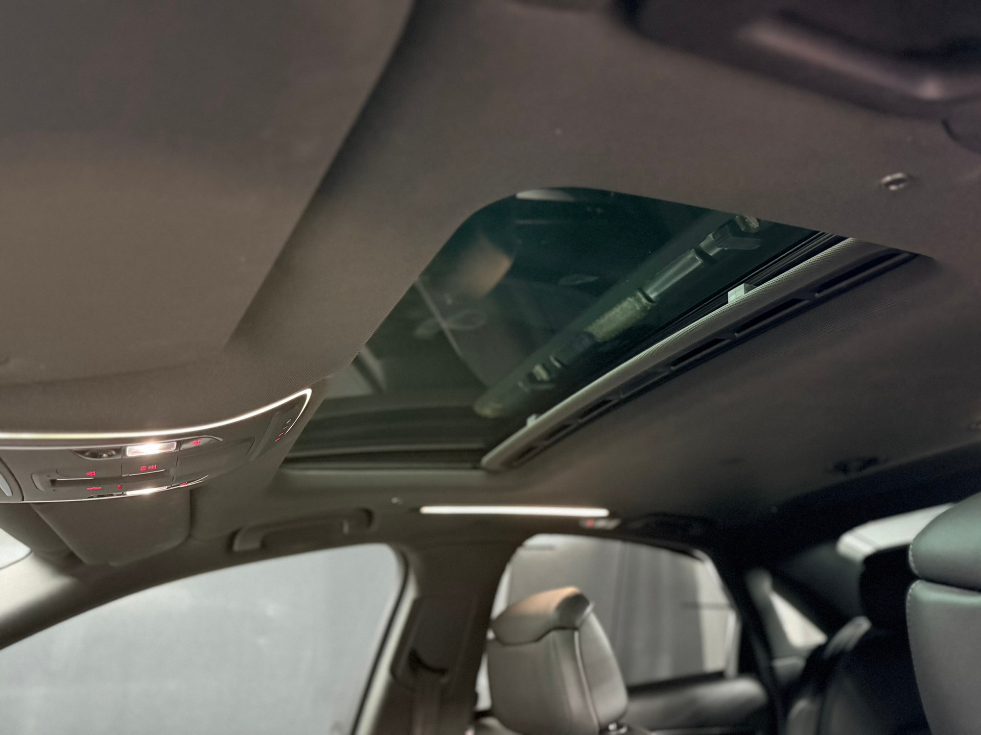AUDI S8 4.0 TFSI V8 quattro tiptronic-image-23