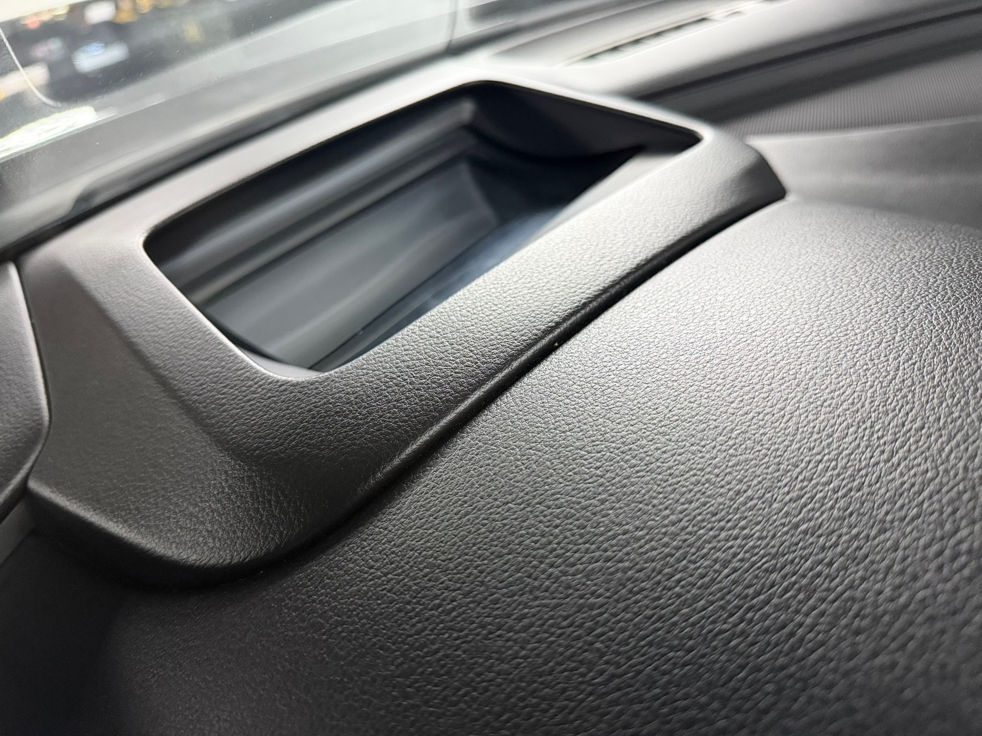 AUDI S8 4.0 TFSI V8 quattro tiptronic-image-28