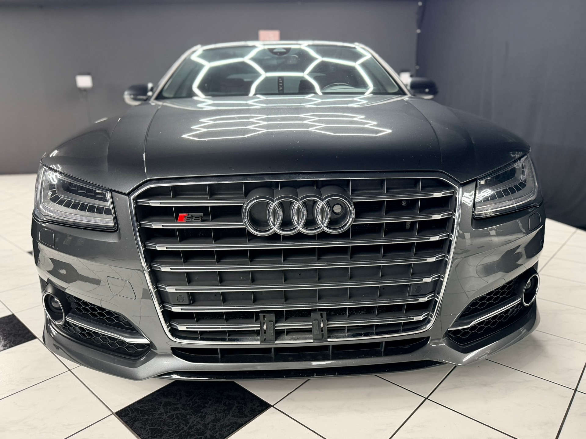 AUDI S8 4.0 TFSI V8 quattro tiptronic-showroom-element-3