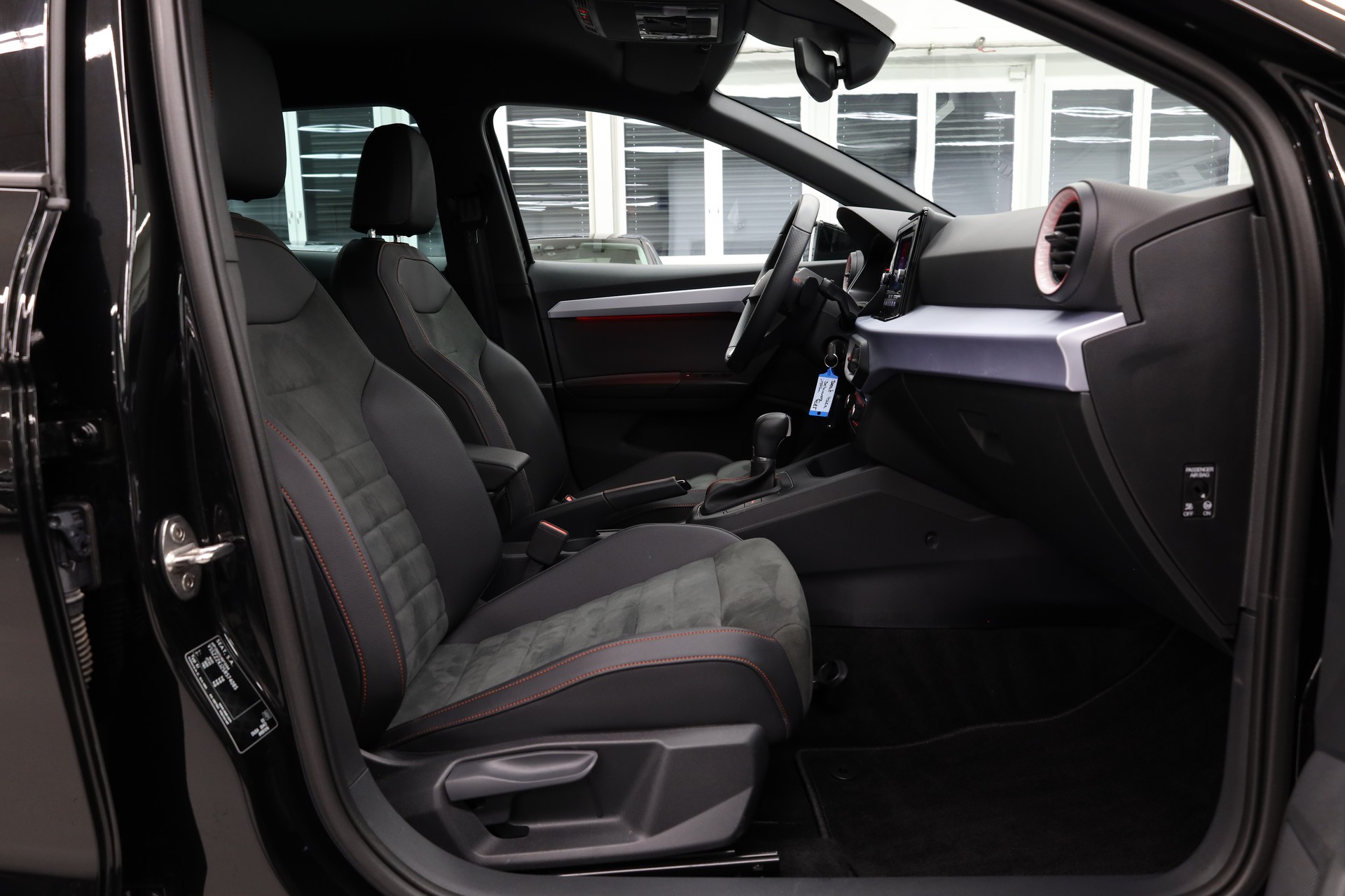 SEAT Ibiza 1.0 TSI 115 FR DSG-image-15