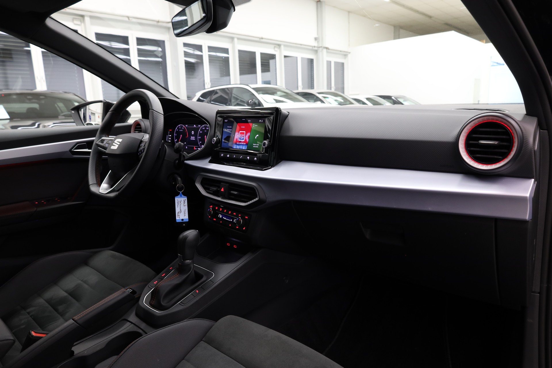 SEAT Ibiza 1.0 TSI 115 FR DSG-image-18