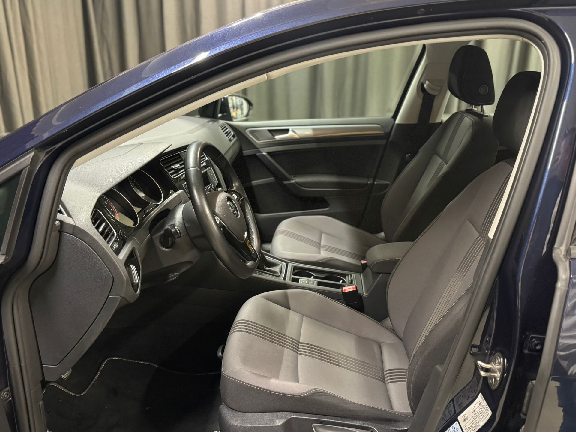 VW Golf 1.4 TSI FAHRSCHULE AUTO-image-6