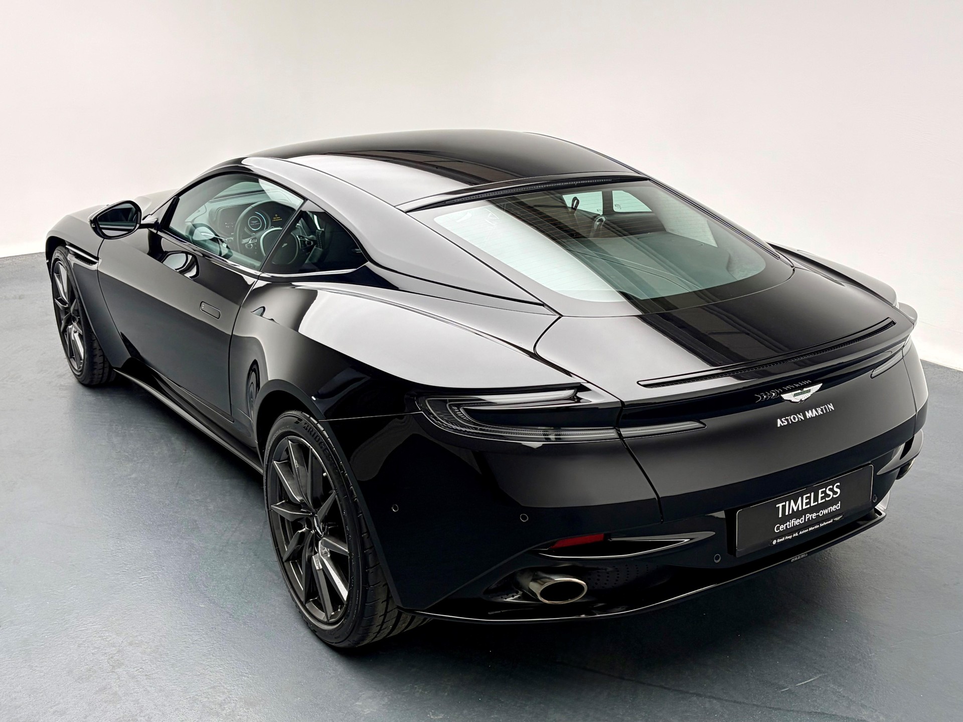 ASTON MARTIN DB11 Coupé 4.0 V8 Bi-Turbo-showroom-element-1