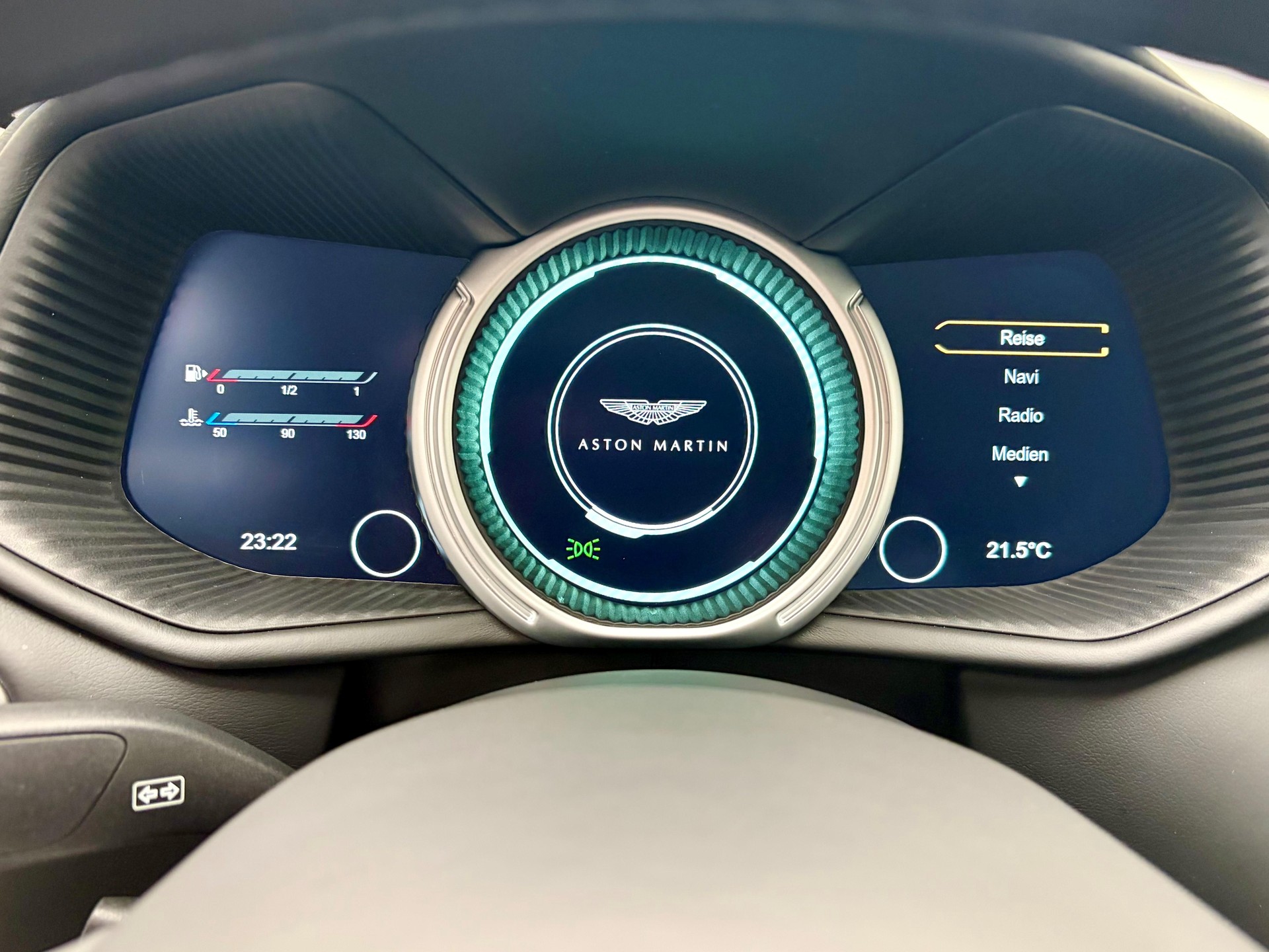 ASTON MARTIN DB11 Coupé 4.0 V8 Bi-Turbo-image-5